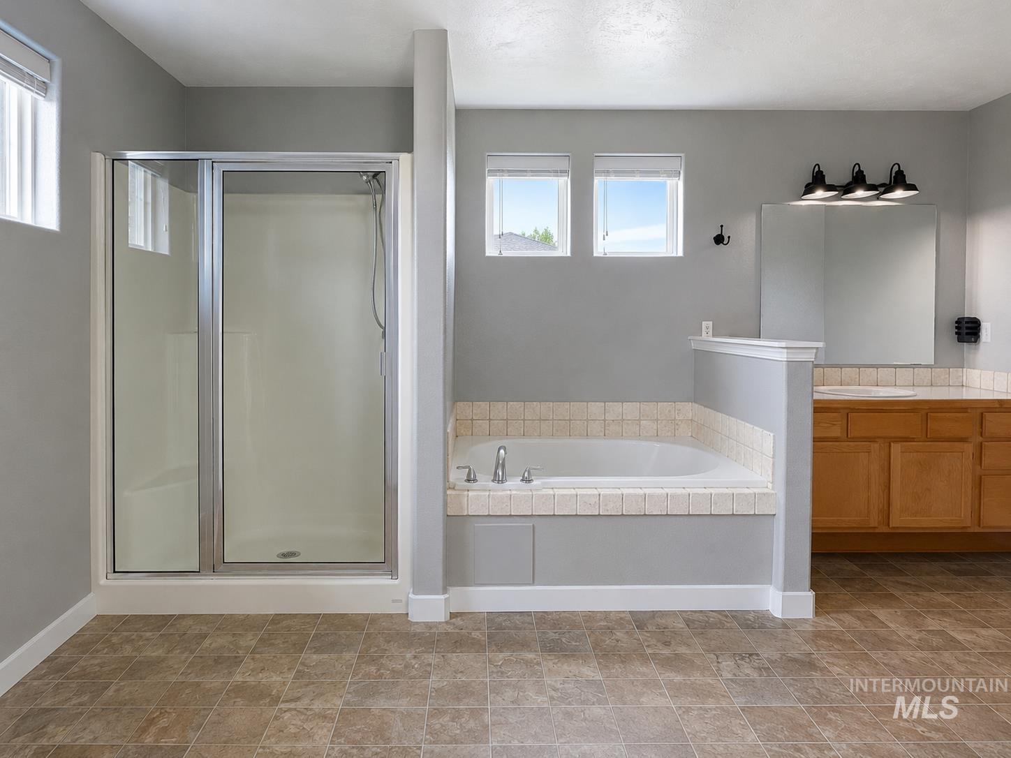 1400 NW Dry Creek, Mountain Home, Idaho 83647, 4 Bedrooms, 2.5 Bathrooms, Residential For Sale, Price $424,900,MLS 98994792