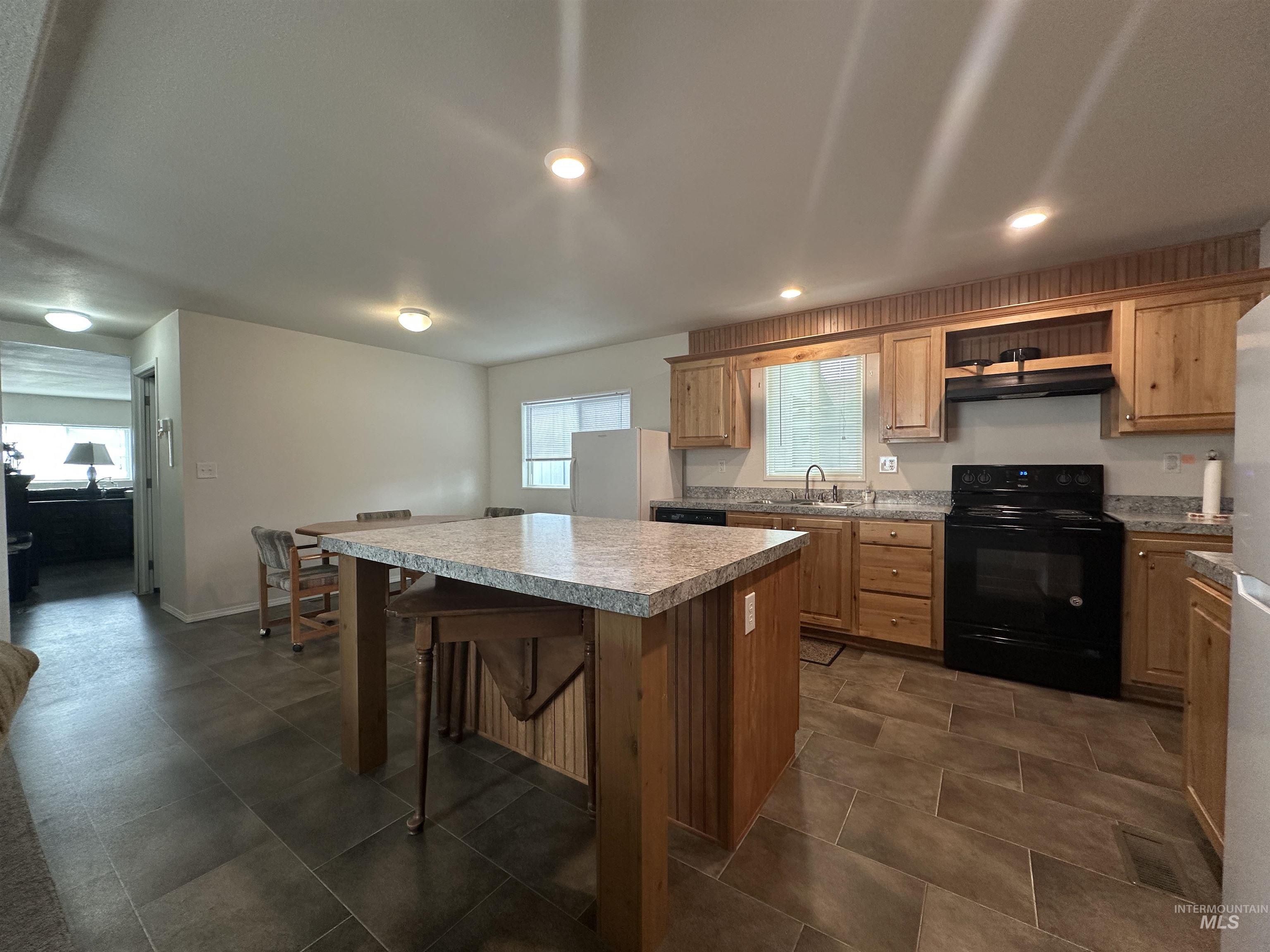 676 Liberty Lane, Emmett, Idaho 83617, 3 Bedrooms, 2 Bathrooms, Residential For Sale, Price $172,000,MLS 98994798