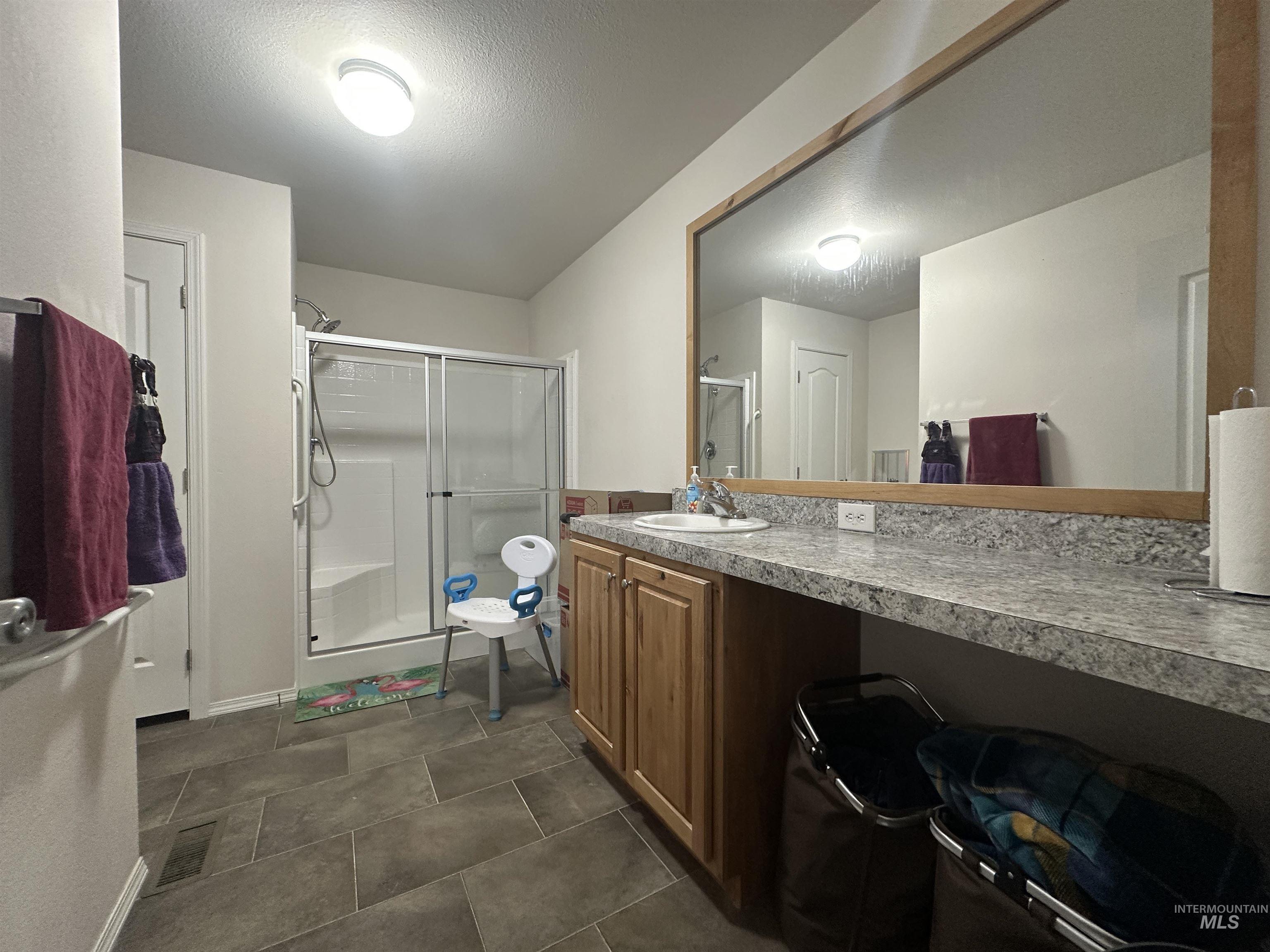 676 Liberty Lane, Emmett, Idaho 83617, 3 Bedrooms, 2 Bathrooms, Residential For Sale, Price $172,000,MLS 98994798