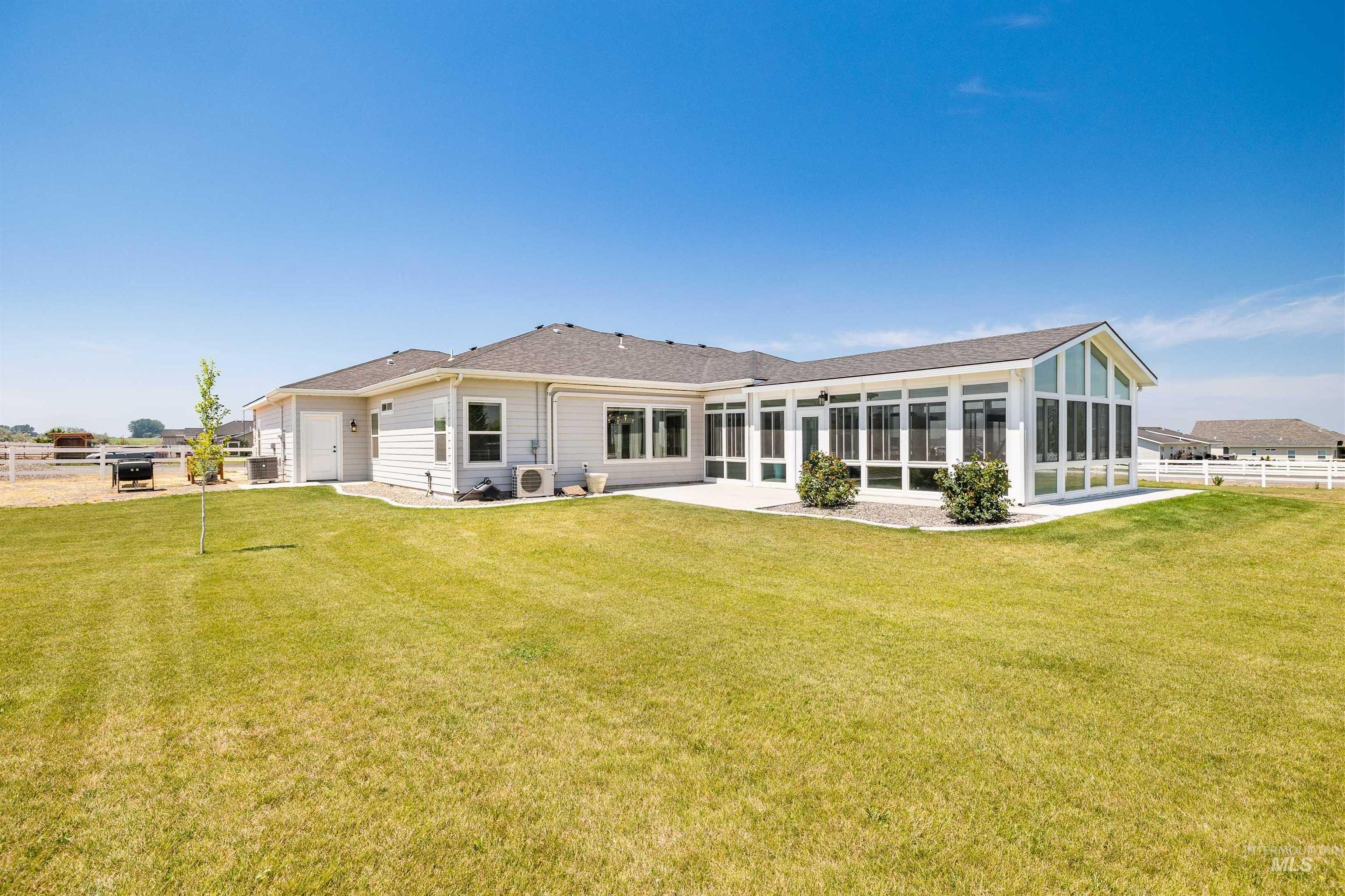 3742 N 2469 E, Twin Falls, Idaho 83301, 3 Bedrooms, 2 Bathrooms, Residential For Sale, Price $799,999,MLS 98994801