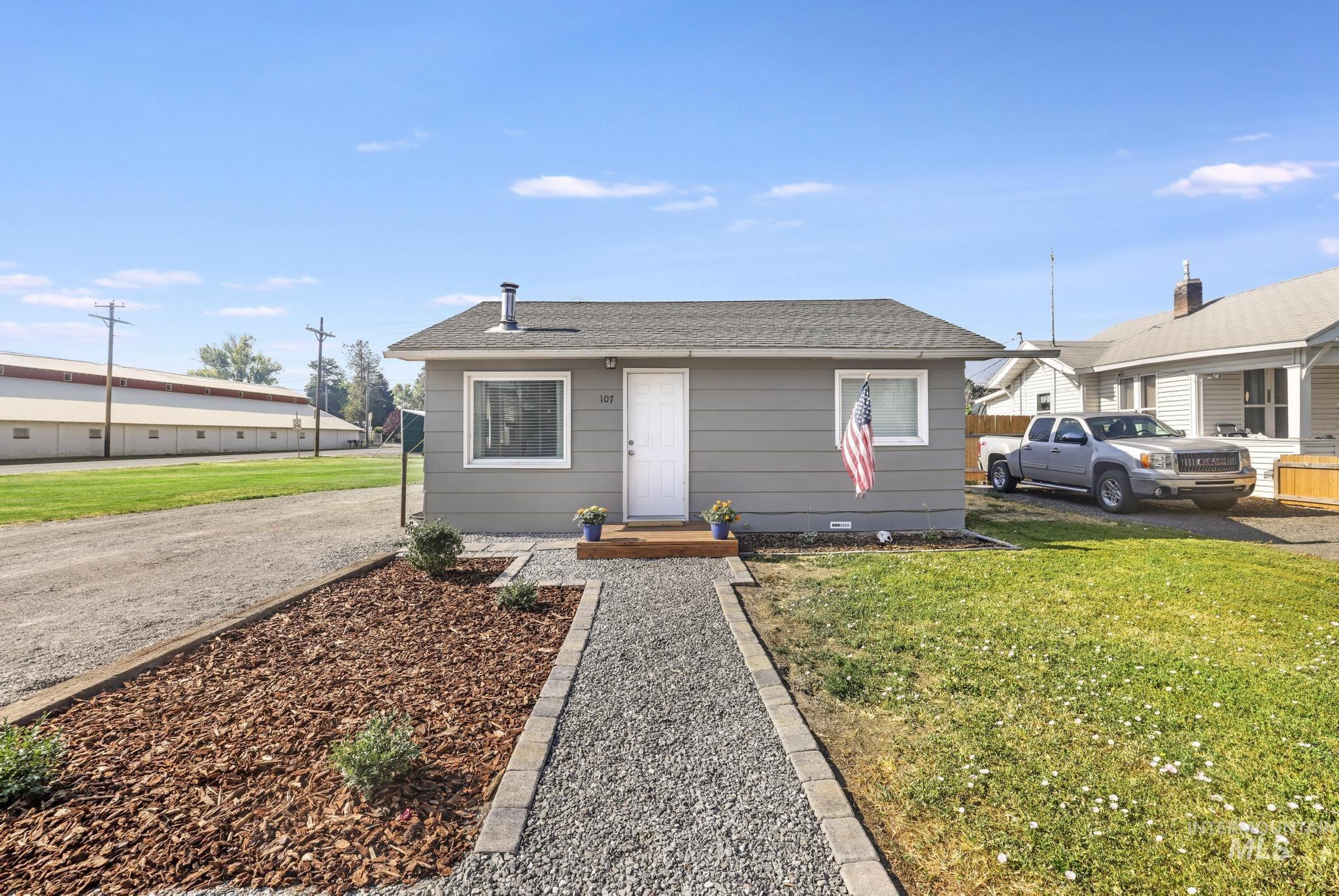 107 W Midway St, Filer, Idaho 83301, 3 Bedrooms, 1 Bathroom, Residential For Sale, Price $269,900, 98994802