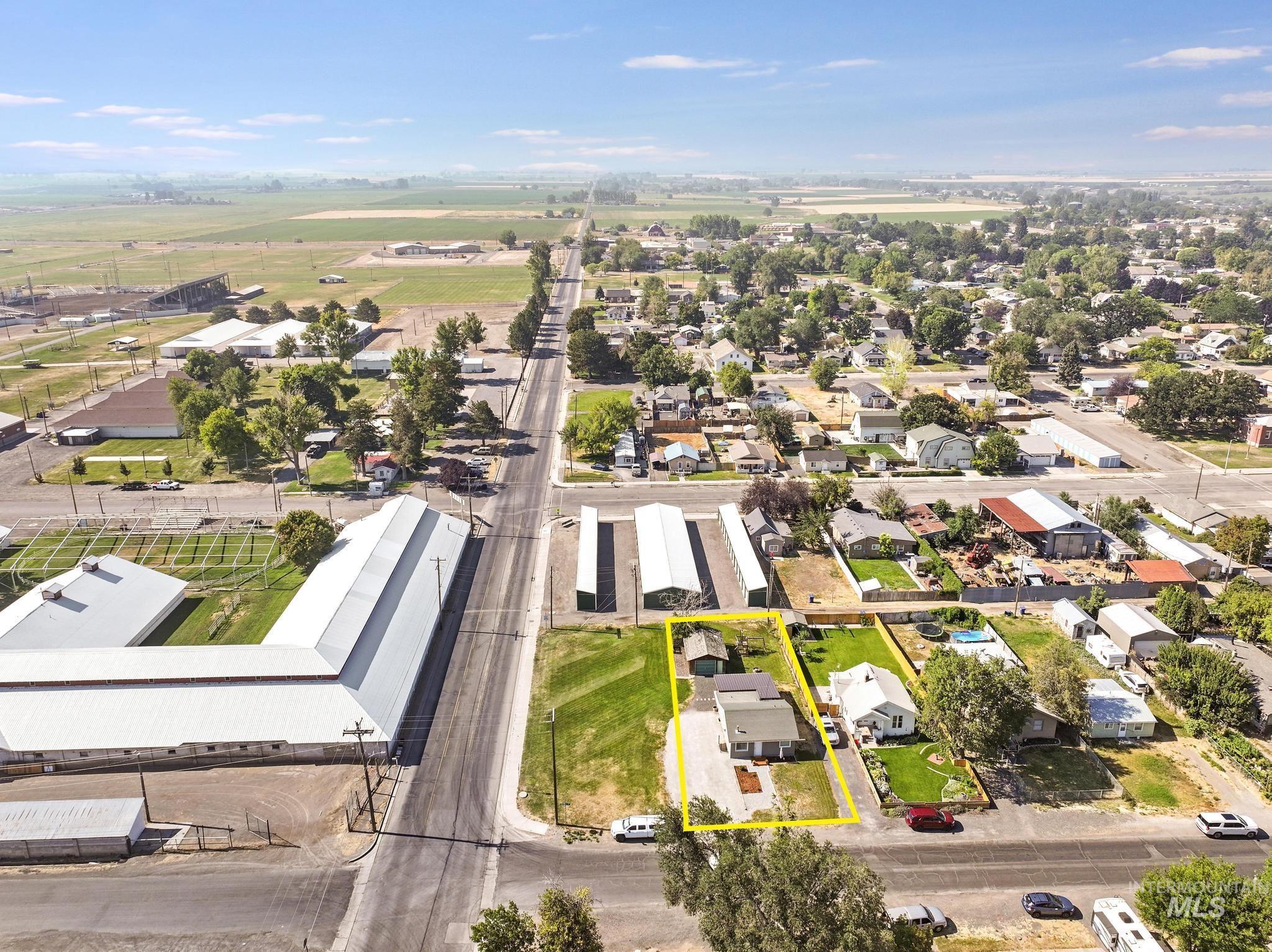 107 W Midway St, Filer, Idaho 83301, 3 Bedrooms, 1 Bathroom, Residential For Sale, Price $269,900, 98994802
