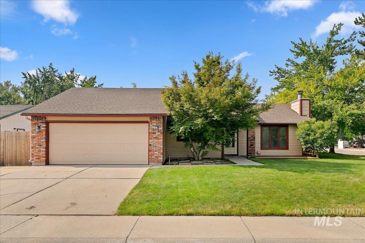 10321 W Macaw Ct, Boise, Idaho 83704, 3 Bedrooms, 2 Bathrooms, Residential For Sale, Price $449,900,MLS 98994804