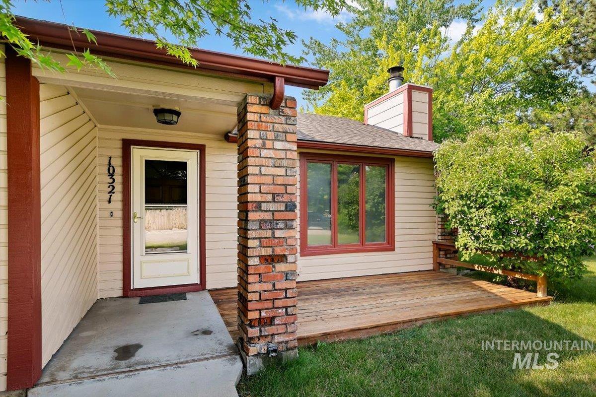 10321 W Macaw Ct, Boise, Idaho 83704, 3 Bedrooms, 2 Bathrooms, Residential For Sale, Price $449,900,MLS 98994804