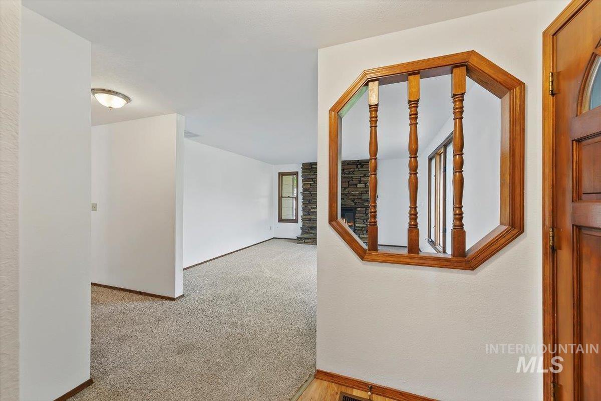 10321 W Macaw Ct, Boise, Idaho 83704, 3 Bedrooms, 2 Bathrooms, Residential For Sale, Price $449,900,MLS 98994804