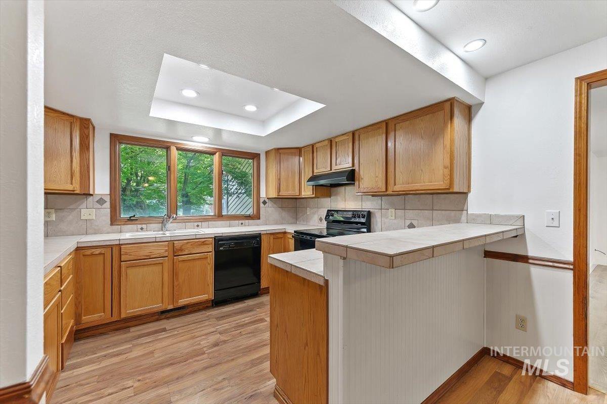 10321 W Macaw Ct, Boise, Idaho 83704, 3 Bedrooms, 2 Bathrooms, Residential For Sale, Price $449,900,MLS 98994804