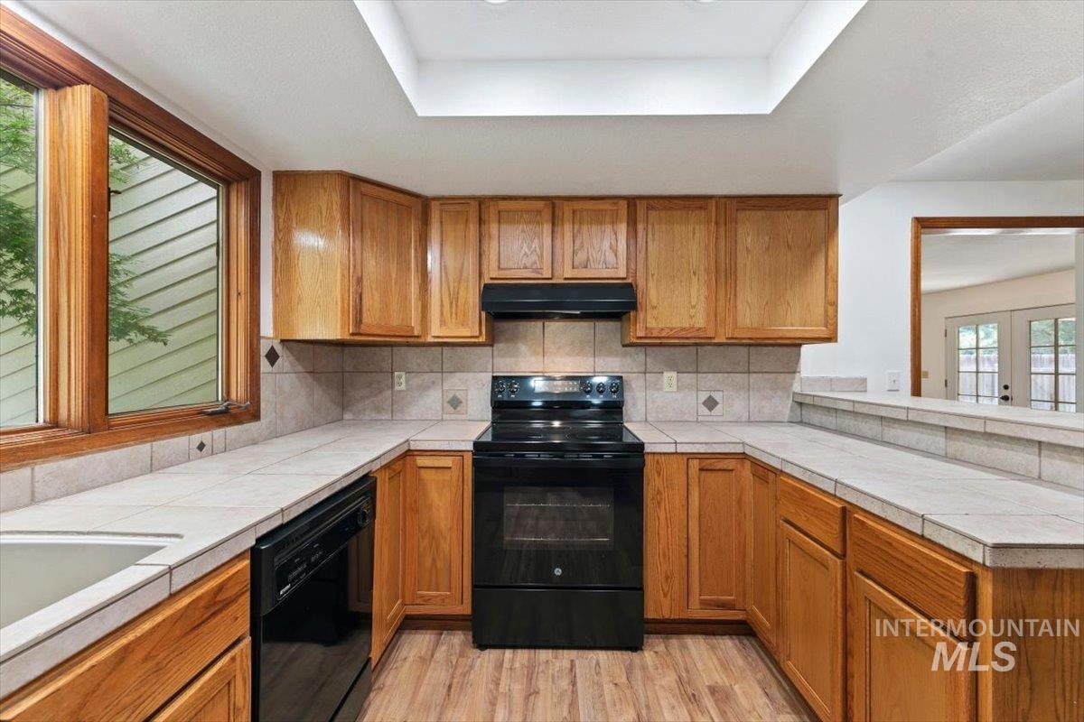 10321 W Macaw Ct, Boise, Idaho 83704, 3 Bedrooms, 2 Bathrooms, Residential For Sale, Price $449,900,MLS 98994804