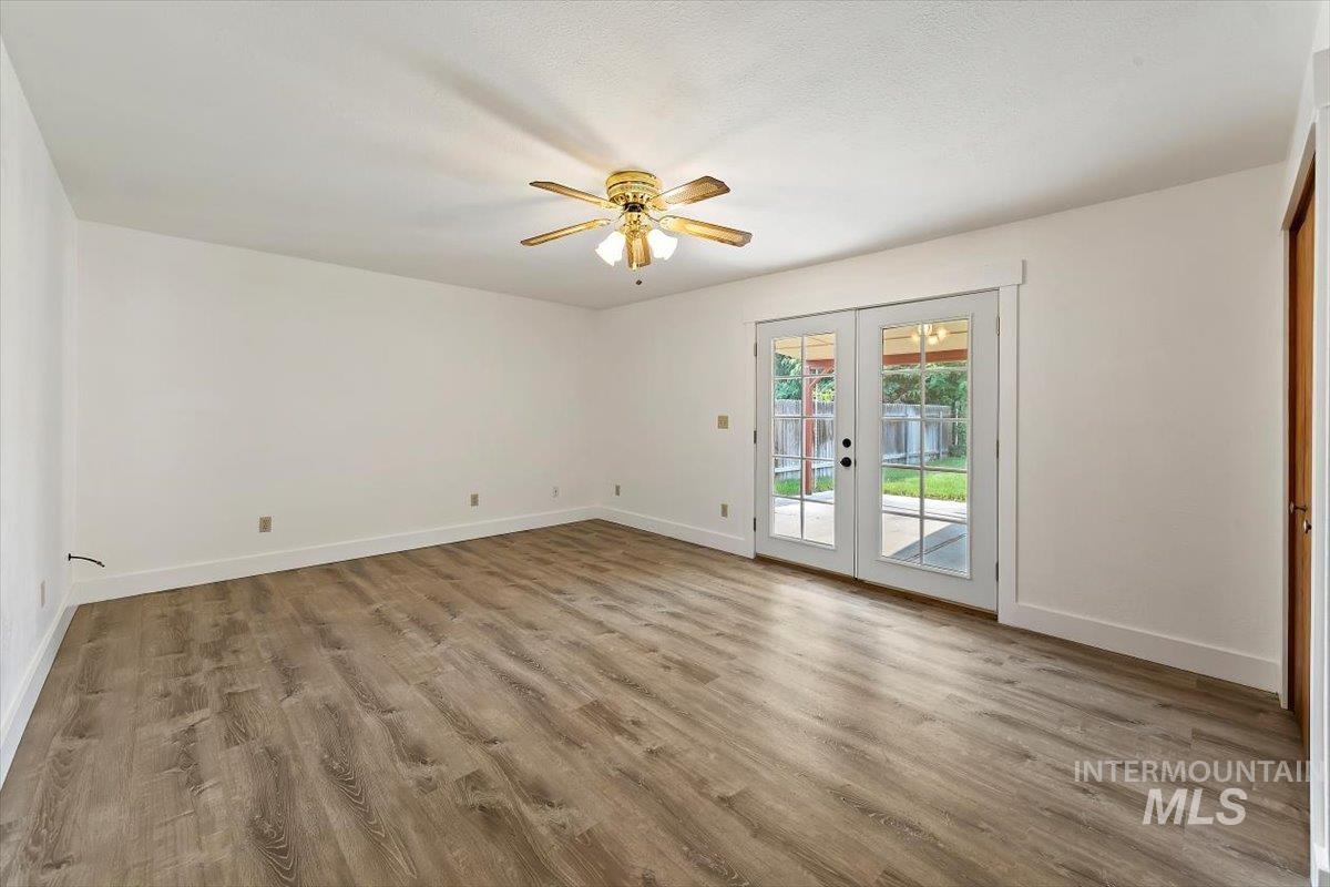 10321 W Macaw Ct, Boise, Idaho 83704, 3 Bedrooms, 2 Bathrooms, Residential For Sale, Price $449,900,MLS 98994804
