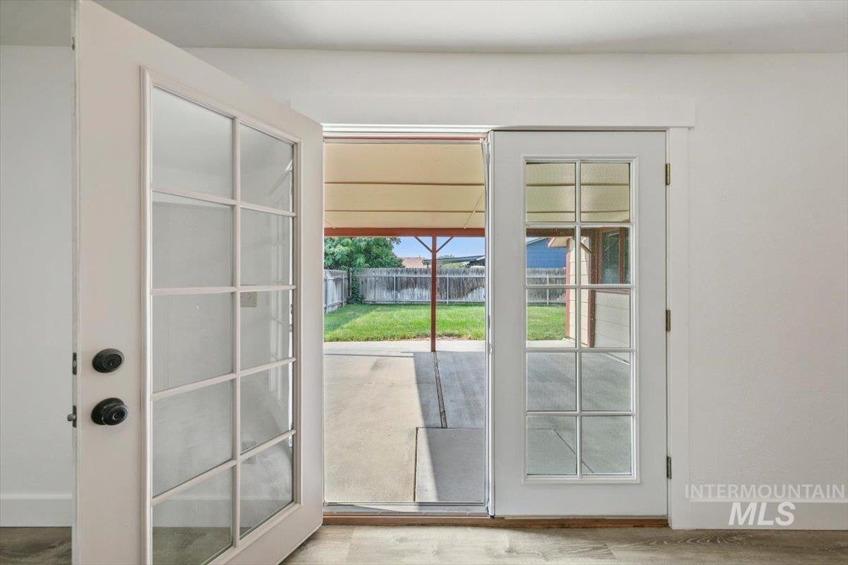 10321 W Macaw Ct, Boise, Idaho 83704, 3 Bedrooms, 2 Bathrooms, Residential For Sale, Price $449,900,MLS 98994804