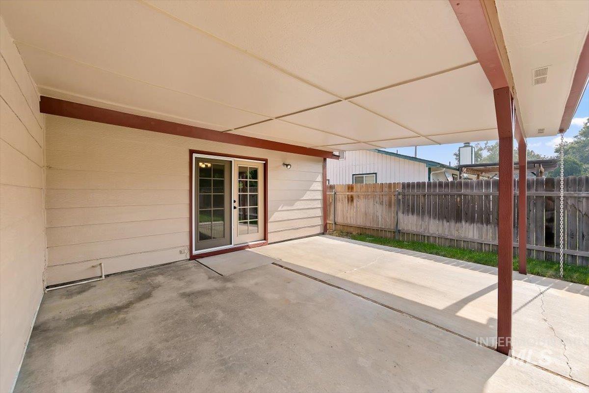 10321 W Macaw Ct, Boise, Idaho 83704, 3 Bedrooms, 2 Bathrooms, Residential For Sale, Price $449,900,MLS 98994804