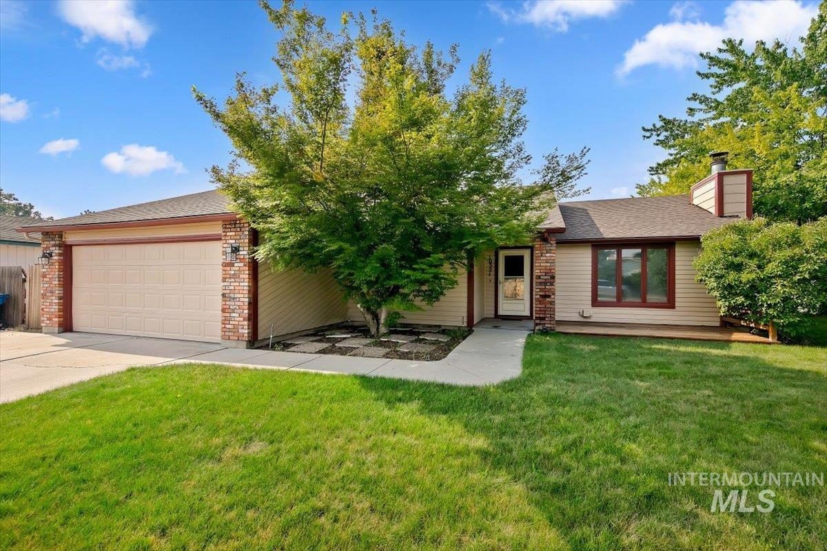 10321 W Macaw Ct, Boise, Idaho 83704, 3 Bedrooms, 2 Bathrooms, Residential For Sale, Price $449,900,MLS 98994804