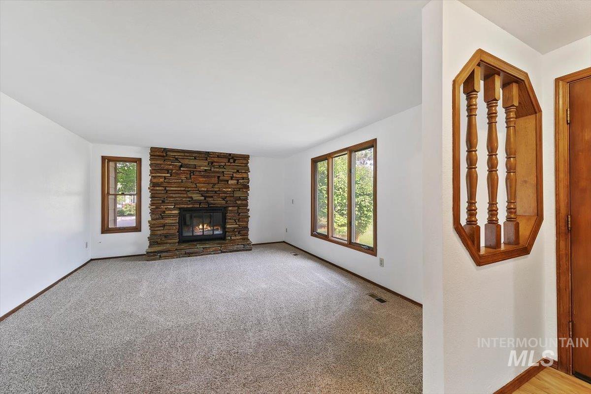 10321 W Macaw Ct, Boise, Idaho 83704, 3 Bedrooms, 2 Bathrooms, Residential For Sale, Price $449,900,MLS 98994804