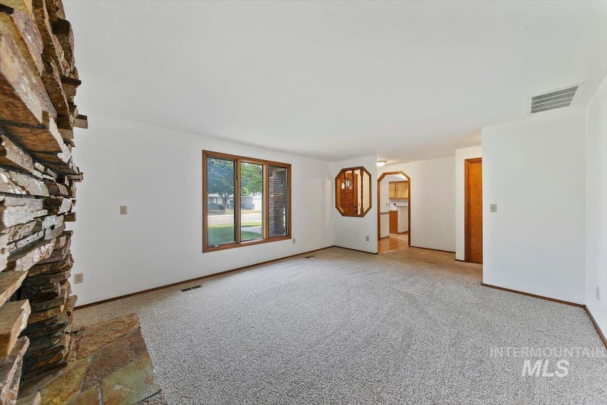 10321 W Macaw Ct, Boise, Idaho 83704, 3 Bedrooms, 2 Bathrooms, Residential For Sale, Price $449,900,MLS 98994804