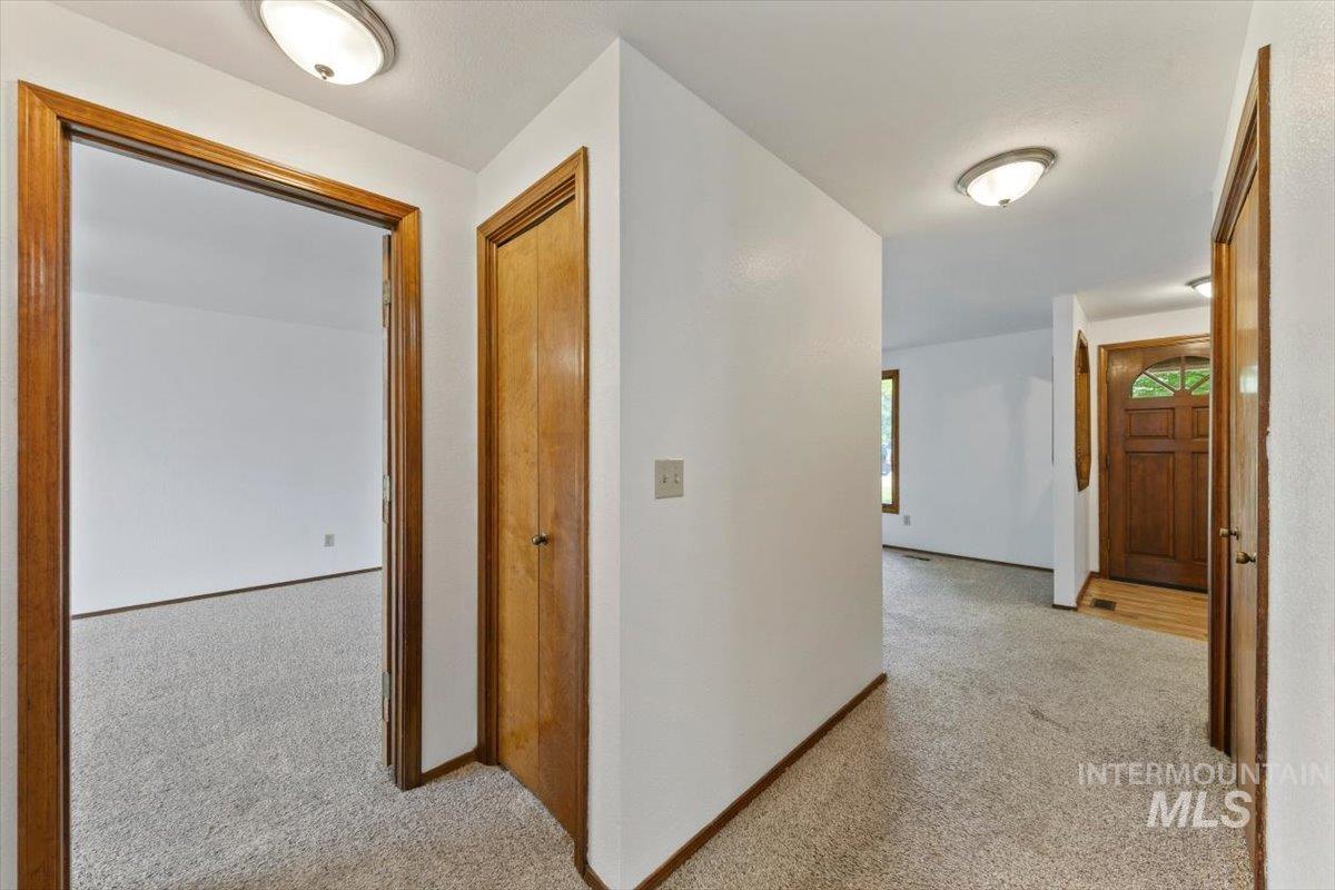 10321 W Macaw Ct, Boise, Idaho 83704, 3 Bedrooms, 2 Bathrooms, Residential For Sale, Price $449,900,MLS 98994804