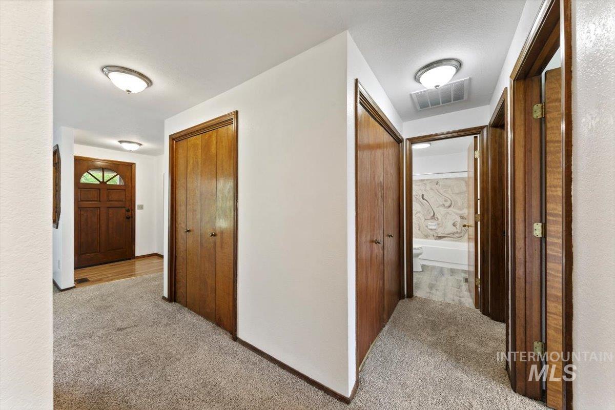 10321 W Macaw Ct, Boise, Idaho 83704, 3 Bedrooms, 2 Bathrooms, Residential For Sale, Price $449,900,MLS 98994804