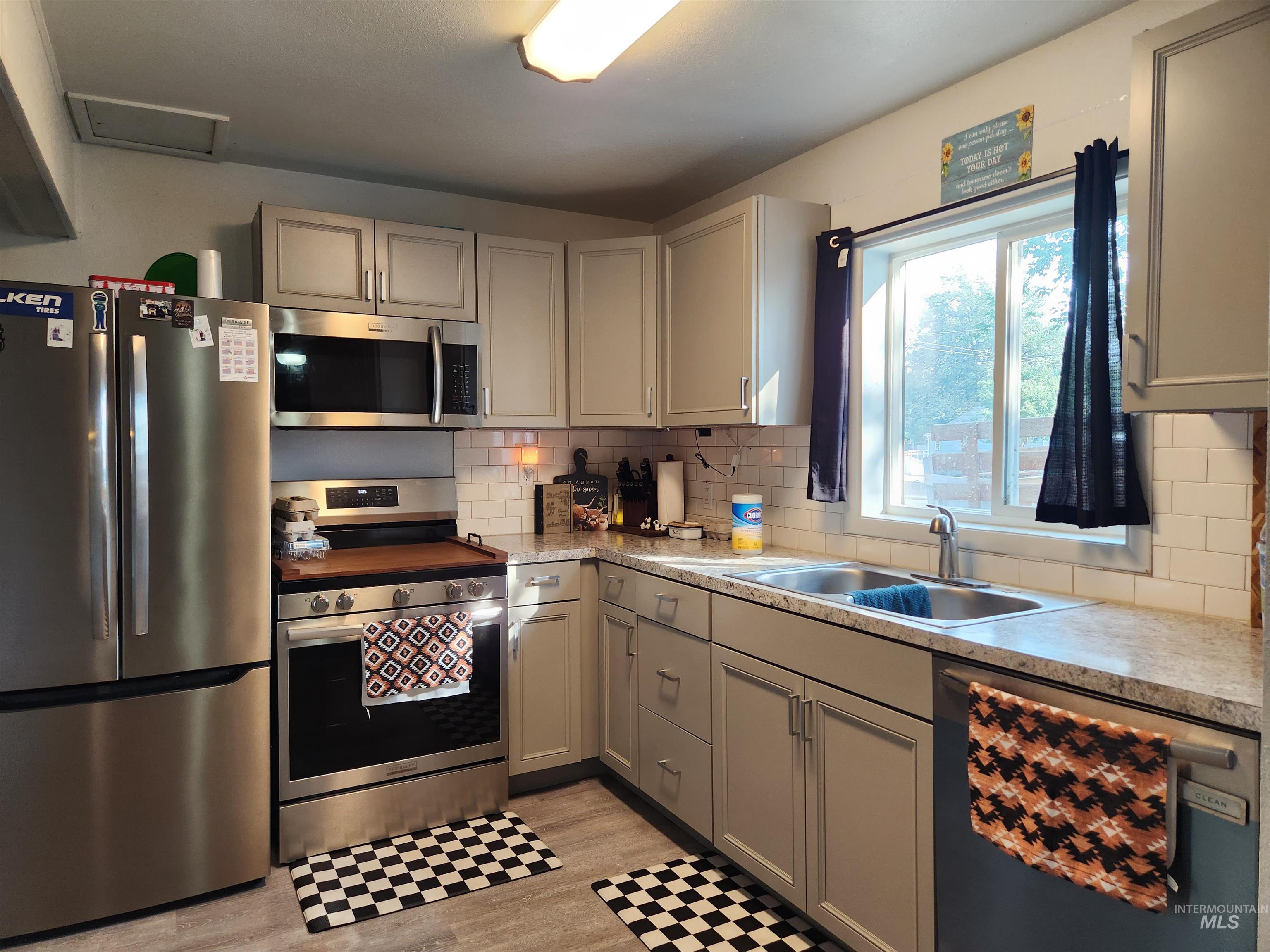 207 9th Ave N, Nampa, Idaho 83687, 3 Bedrooms, 1 Bathroom, Residential For Sale, Price $312,999, 98994806