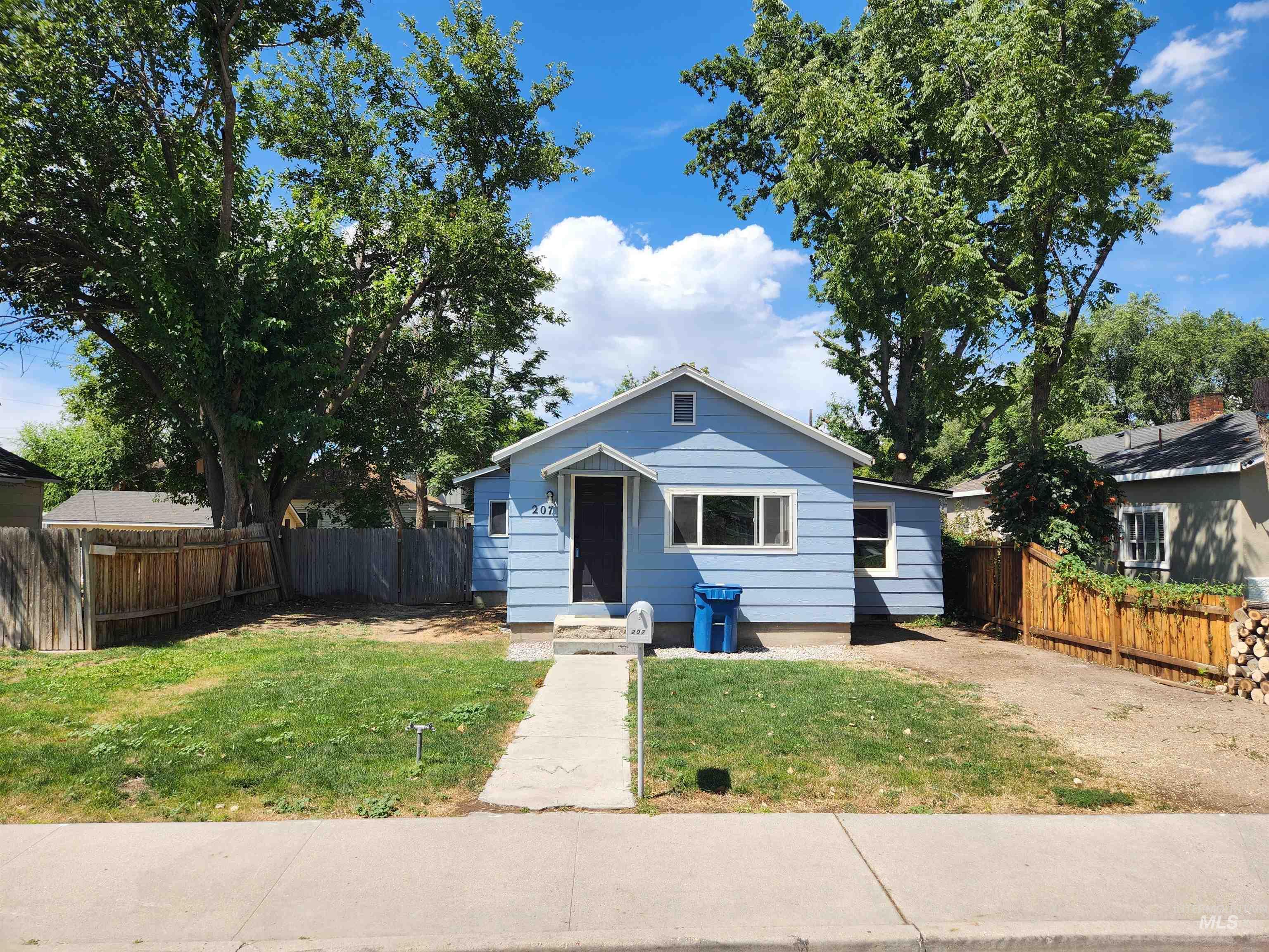 207 9th Ave N, Nampa, Idaho 83687, 3 Bedrooms, 1 Bathroom, Residential For Sale, Price $305,500,MLS 98994806