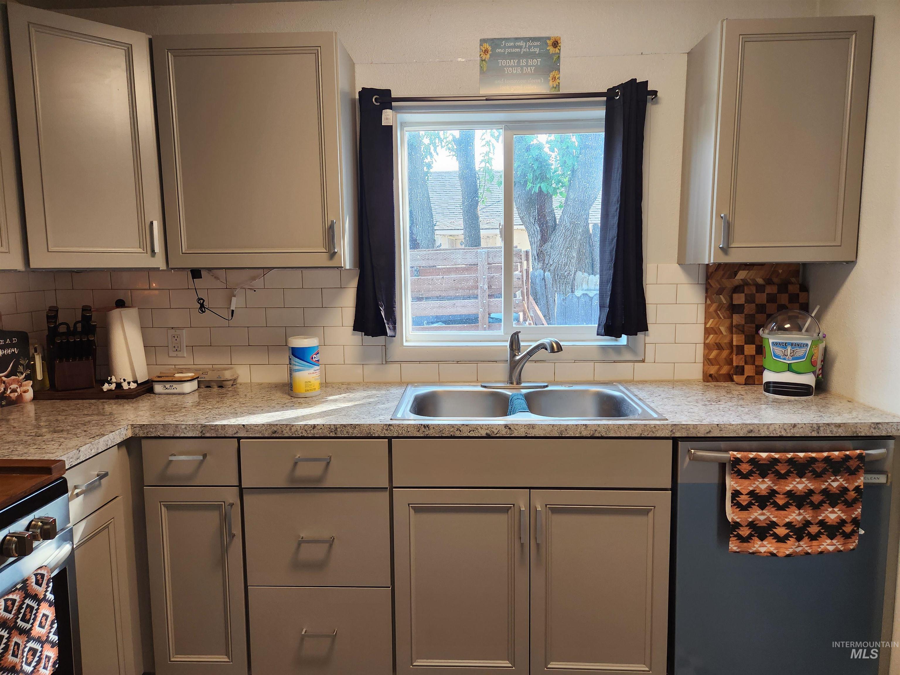 207 9th Ave N, Nampa, Idaho 83687, 3 Bedrooms, 1 Bathroom, Residential For Sale, Price $312,999, 98994806