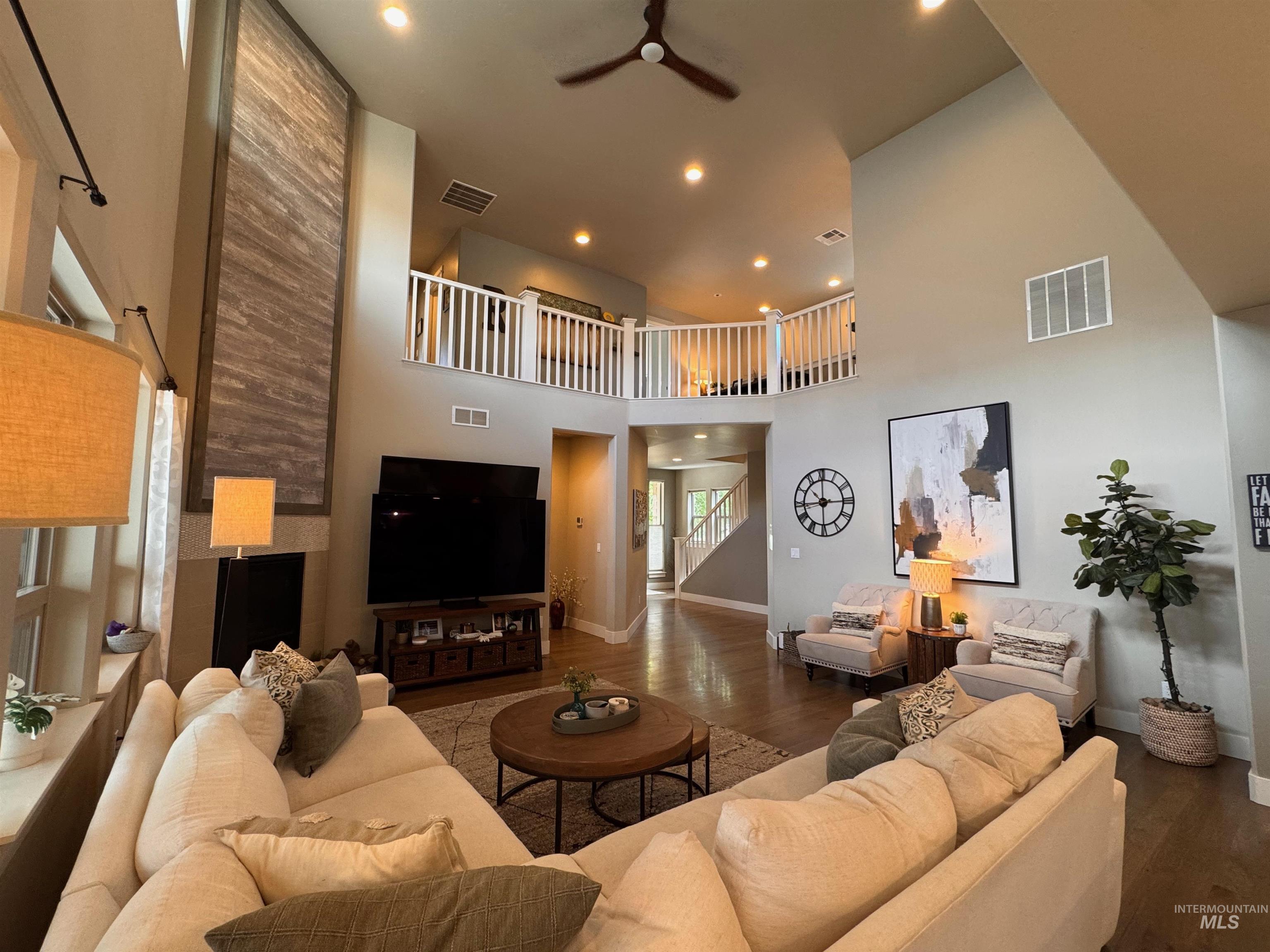 2577 S Trailwood Way, Boise, Idaho 83716, 5 Bedrooms, 3 Bathrooms, Residential For Sale, Price $985,000, 98994807