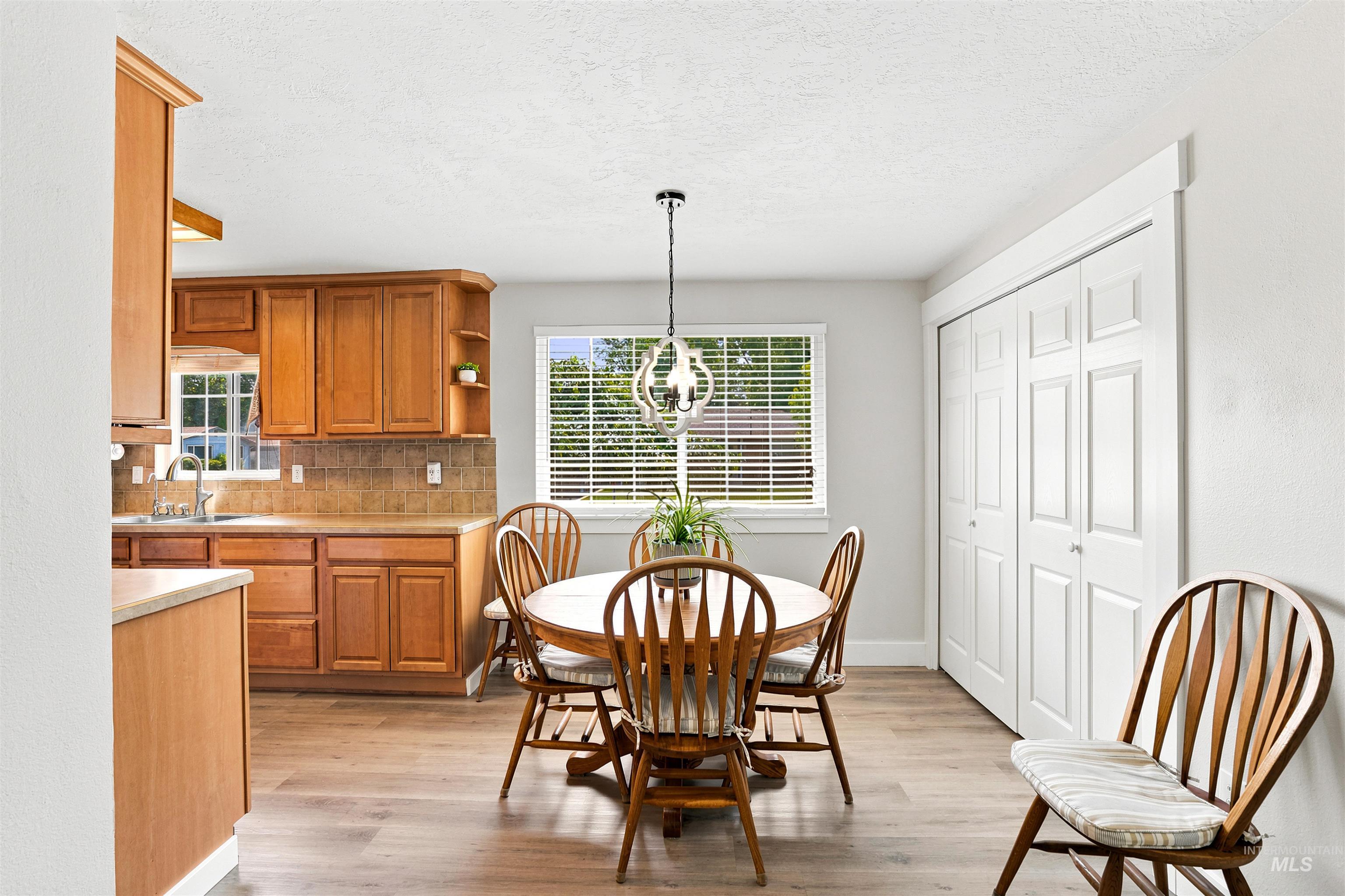 420 E Amanita, Eagle, Idaho 83616, 3 Bedrooms, 1 Bathroom, Residential For Sale, Price $429,900, 98994809