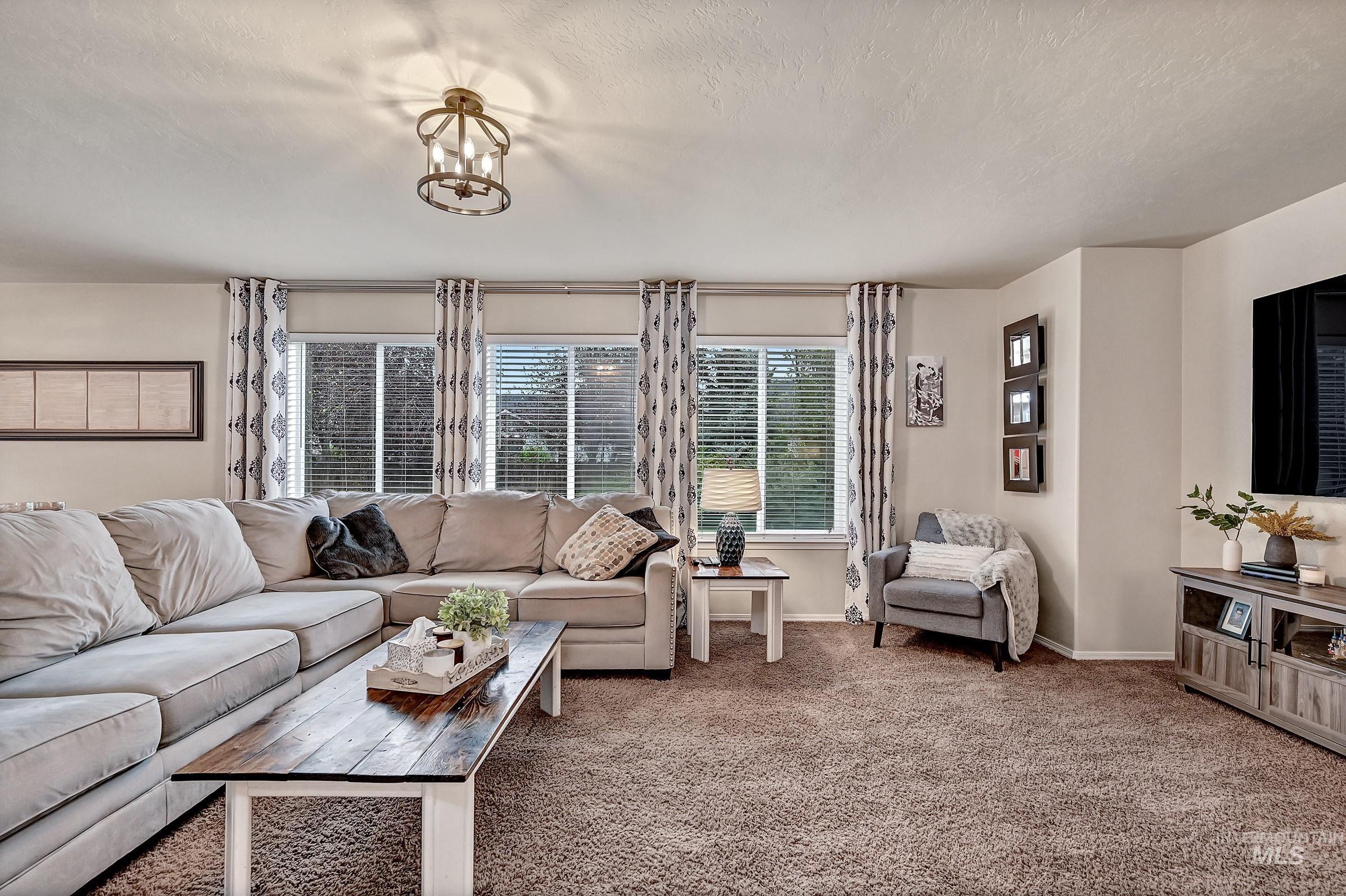 5326 N Isla Ave, Meridian, Idaho 83646, 4 Bedrooms, 2.5 Bathrooms, Residential For Sale, Price $569,000, 98994811