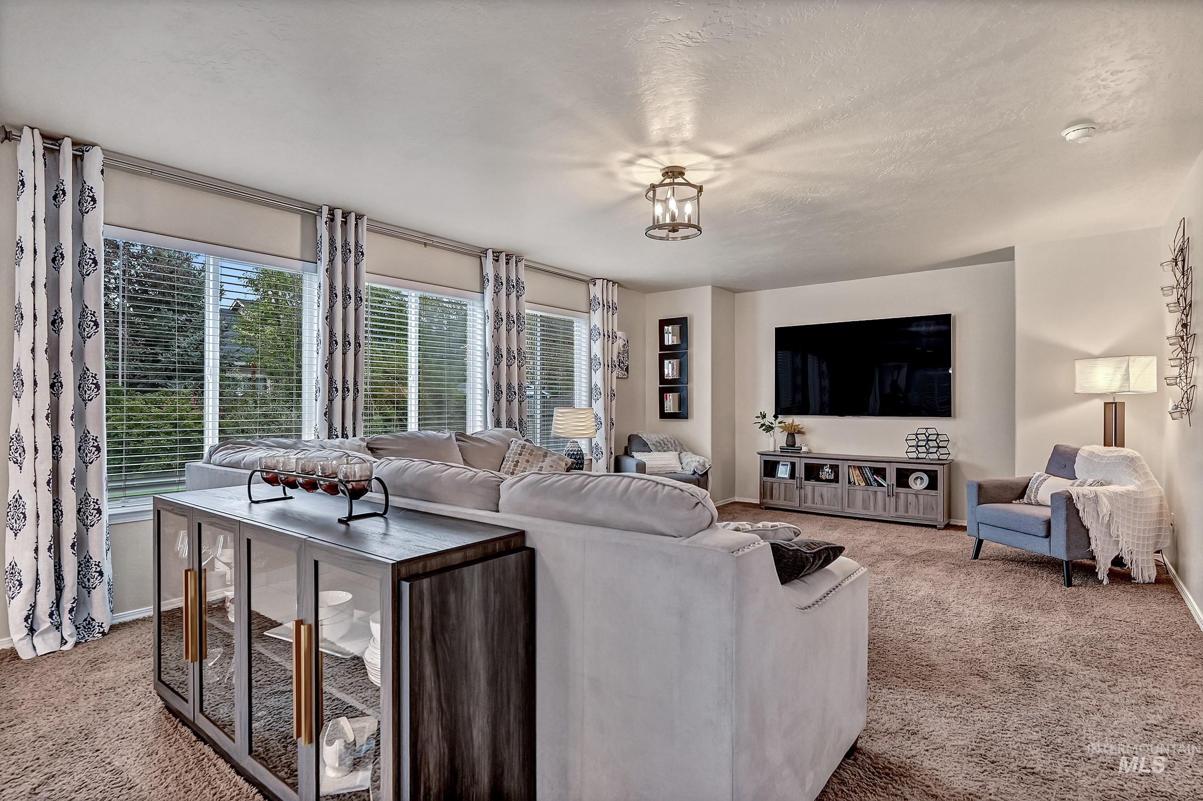 5326 N Isla Ave, Meridian, Idaho 83646, 4 Bedrooms, 2.5 Bathrooms, Residential For Sale, Price $569,000, 98994811