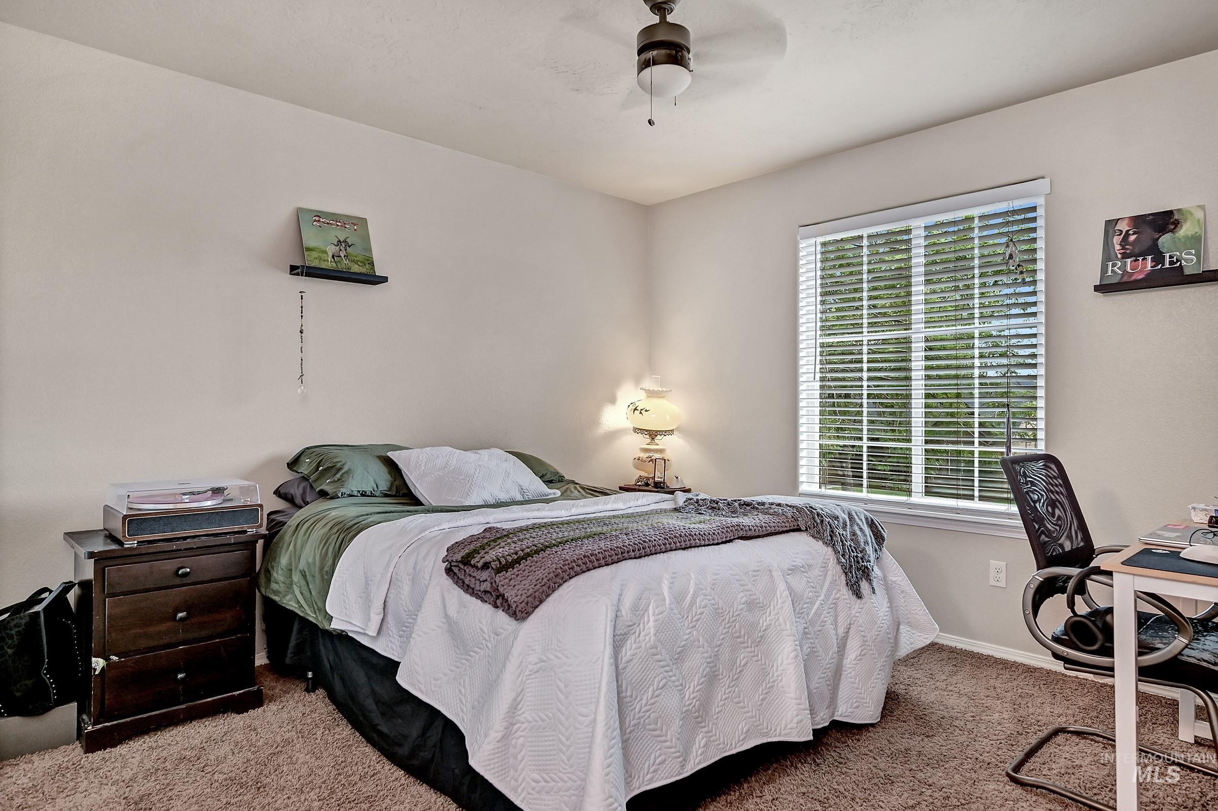 5326 N Isla Ave, Meridian, Idaho 83646, 4 Bedrooms, 2.5 Bathrooms, Residential For Sale, Price $569,000, 98994811