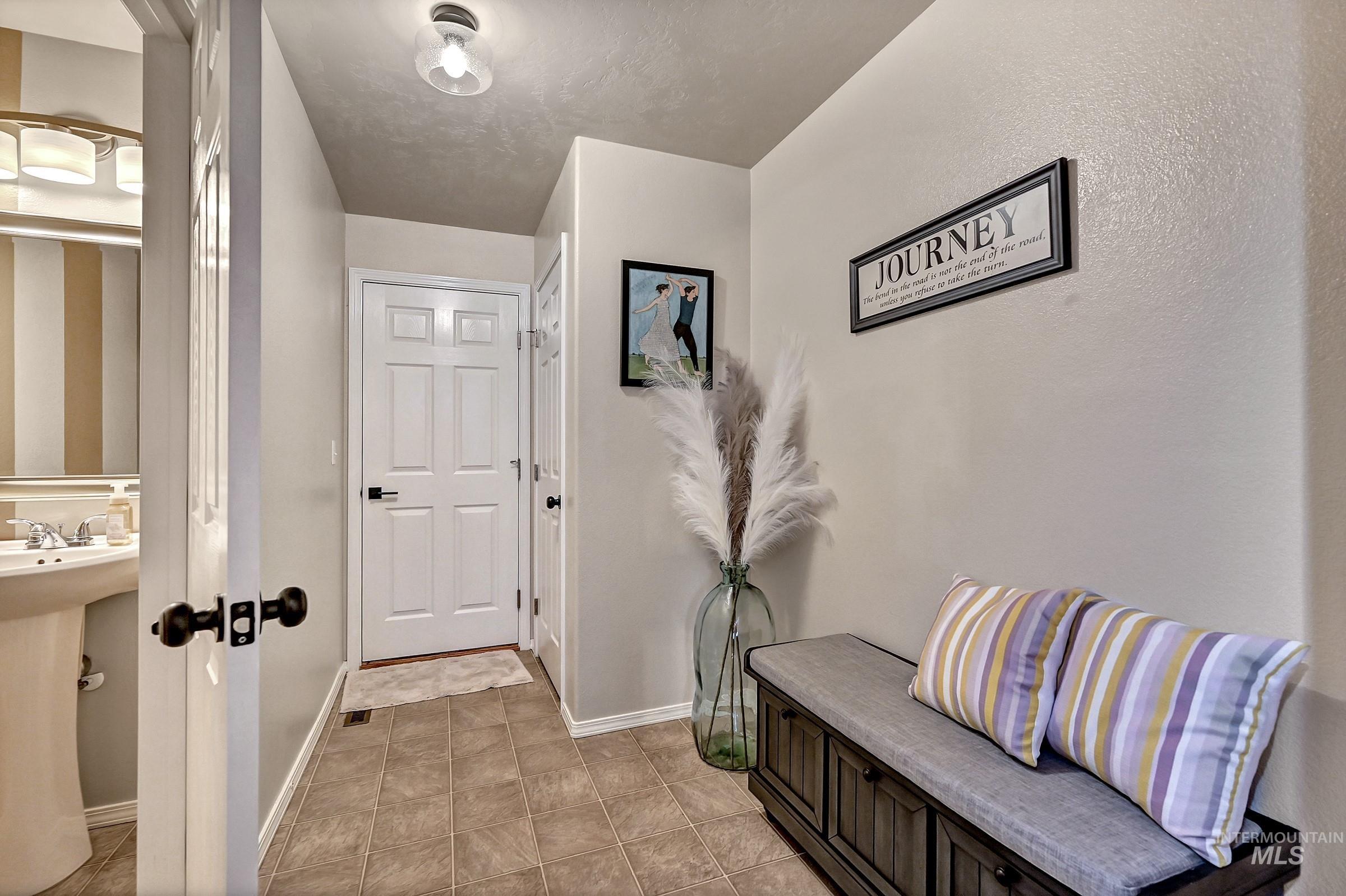 5326 N Isla Ave, Meridian, Idaho 83646, 4 Bedrooms, 2.5 Bathrooms, Residential For Sale, Price $569,000, 98994811