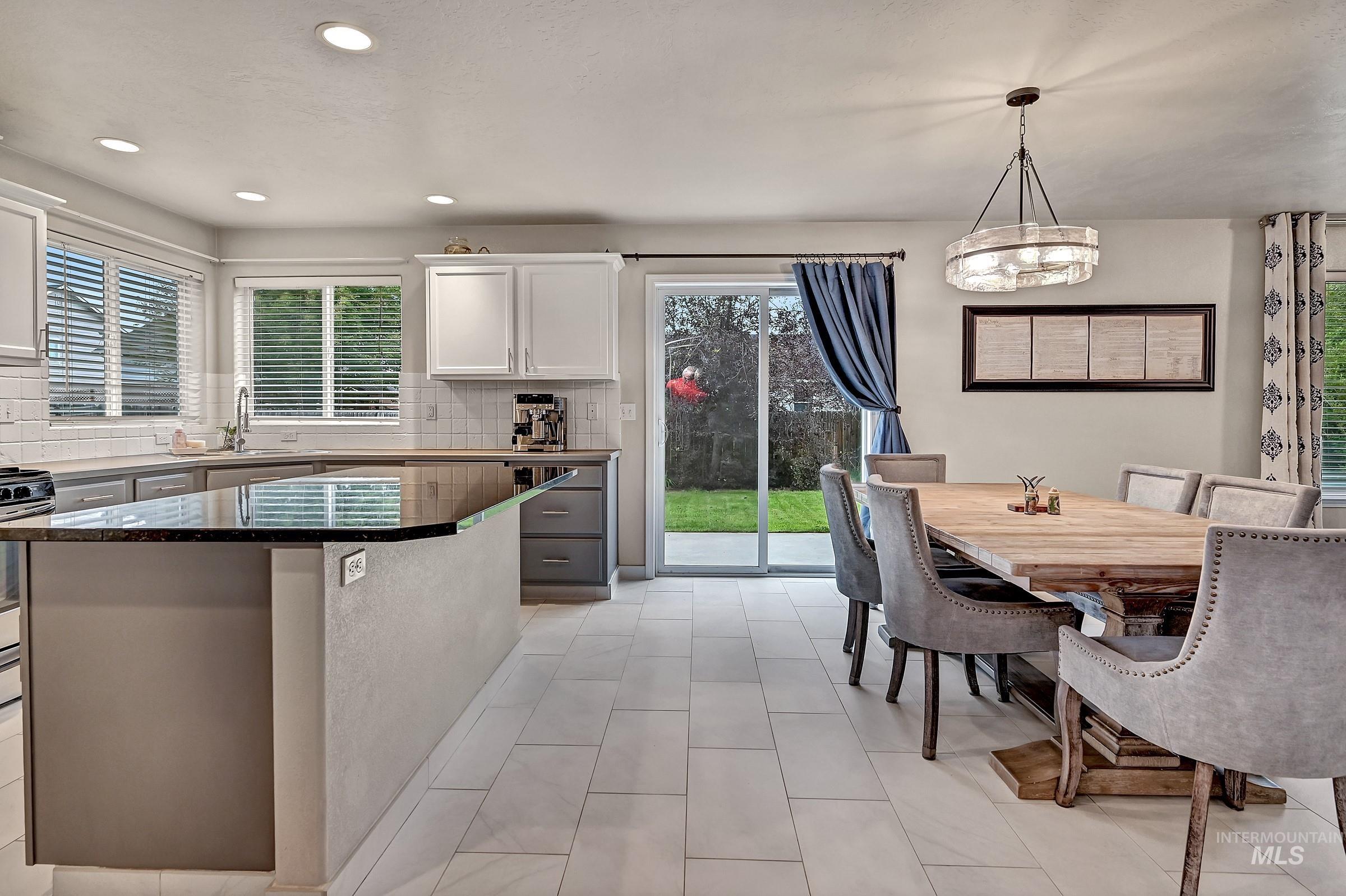 5326 N Isla Ave, Meridian, Idaho 83646, 4 Bedrooms, 2.5 Bathrooms, Residential For Sale, Price $569,000, 98994811