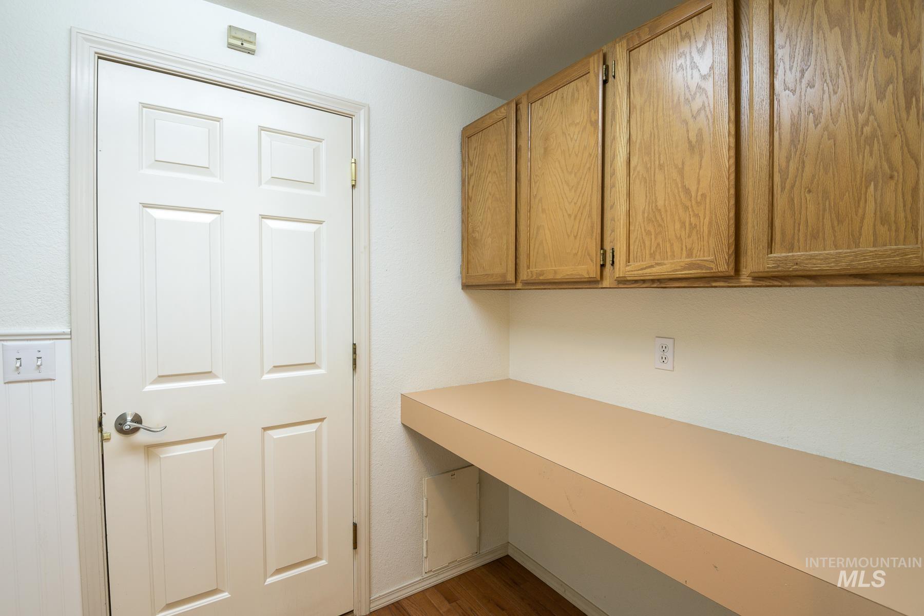 10080 W Whirlaway Dr, Boise, Idaho 83704, 3 Bedrooms, 2 Bathrooms, Residential For Sale, Price $484,900,MLS 98994812