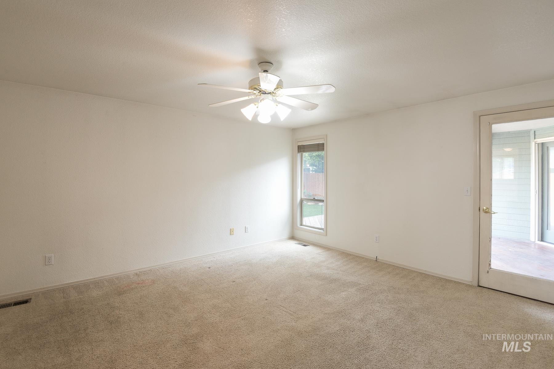 10080 W Whirlaway Dr, Boise, Idaho 83704, 3 Bedrooms, 2 Bathrooms, Residential For Sale, Price $484,900,MLS 98994812