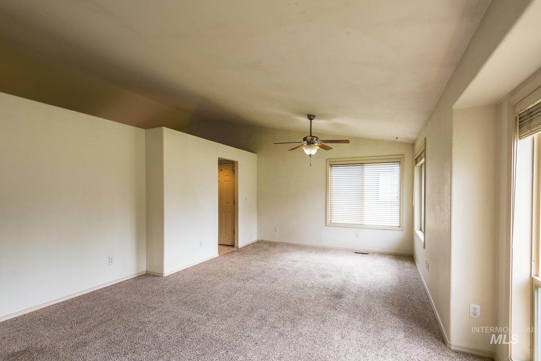 10080 W Whirlaway Dr, Boise, Idaho 83704, 3 Bedrooms, 2 Bathrooms, Residential For Sale, Price $484,900,MLS 98994812