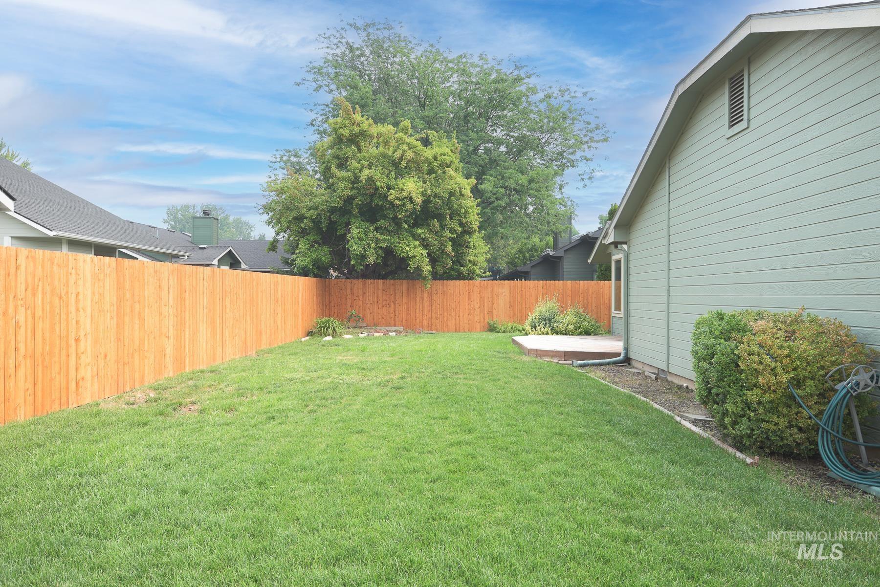 10080 W Whirlaway Dr, Boise, Idaho 83704, 3 Bedrooms, 2 Bathrooms, Residential For Sale, Price $484,900,MLS 98994812