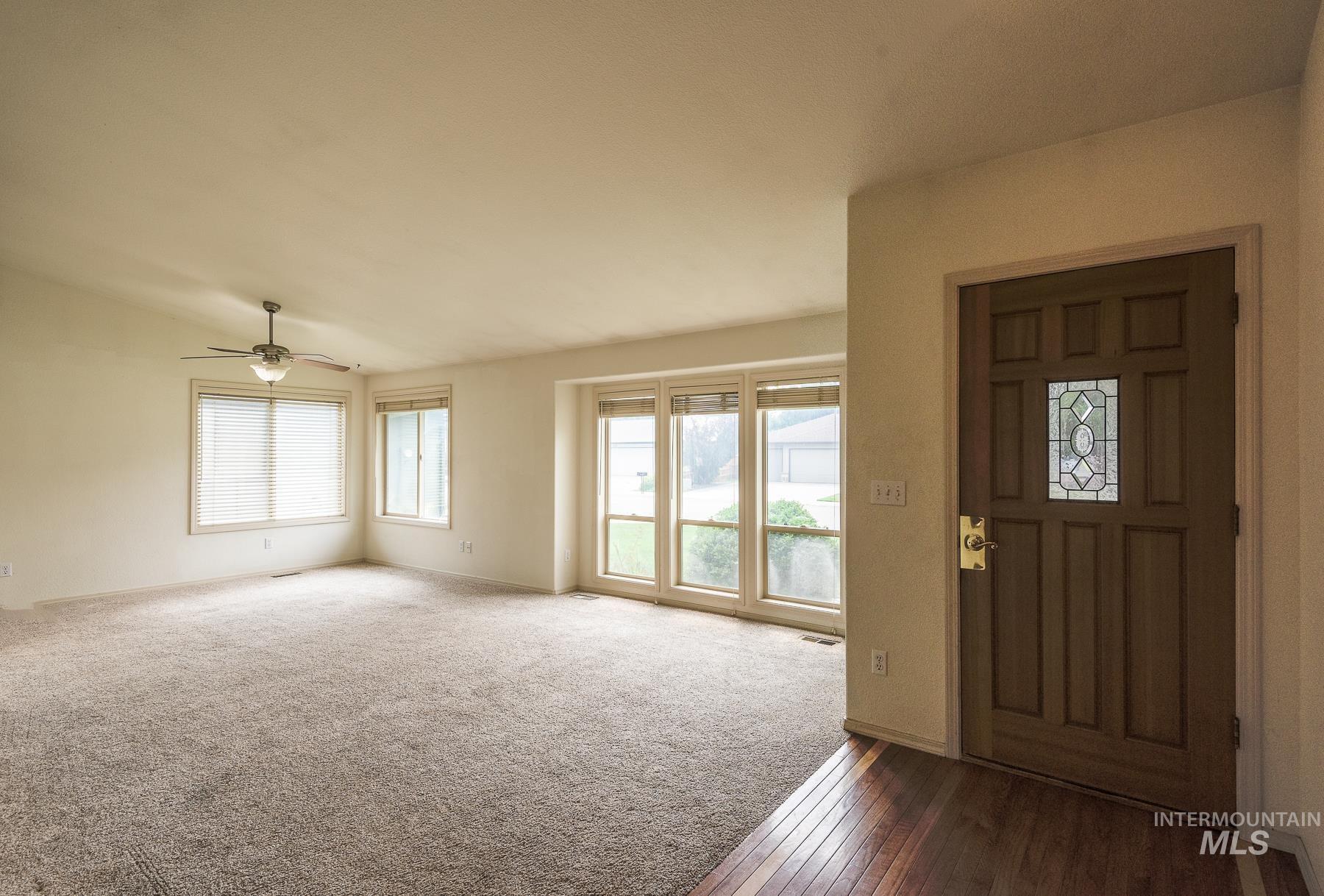 10080 W Whirlaway Dr, Boise, Idaho 83704, 3 Bedrooms, 2 Bathrooms, Residential For Sale, Price $484,900,MLS 98994812
