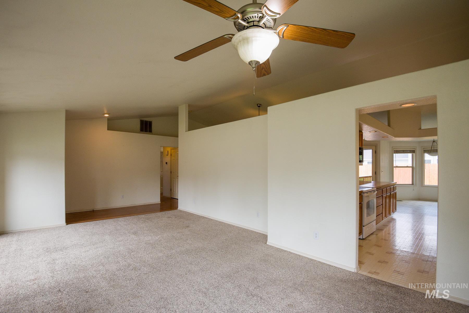 10080 W Whirlaway Dr, Boise, Idaho 83704, 3 Bedrooms, 2 Bathrooms, Residential For Sale, Price $484,900,MLS 98994812