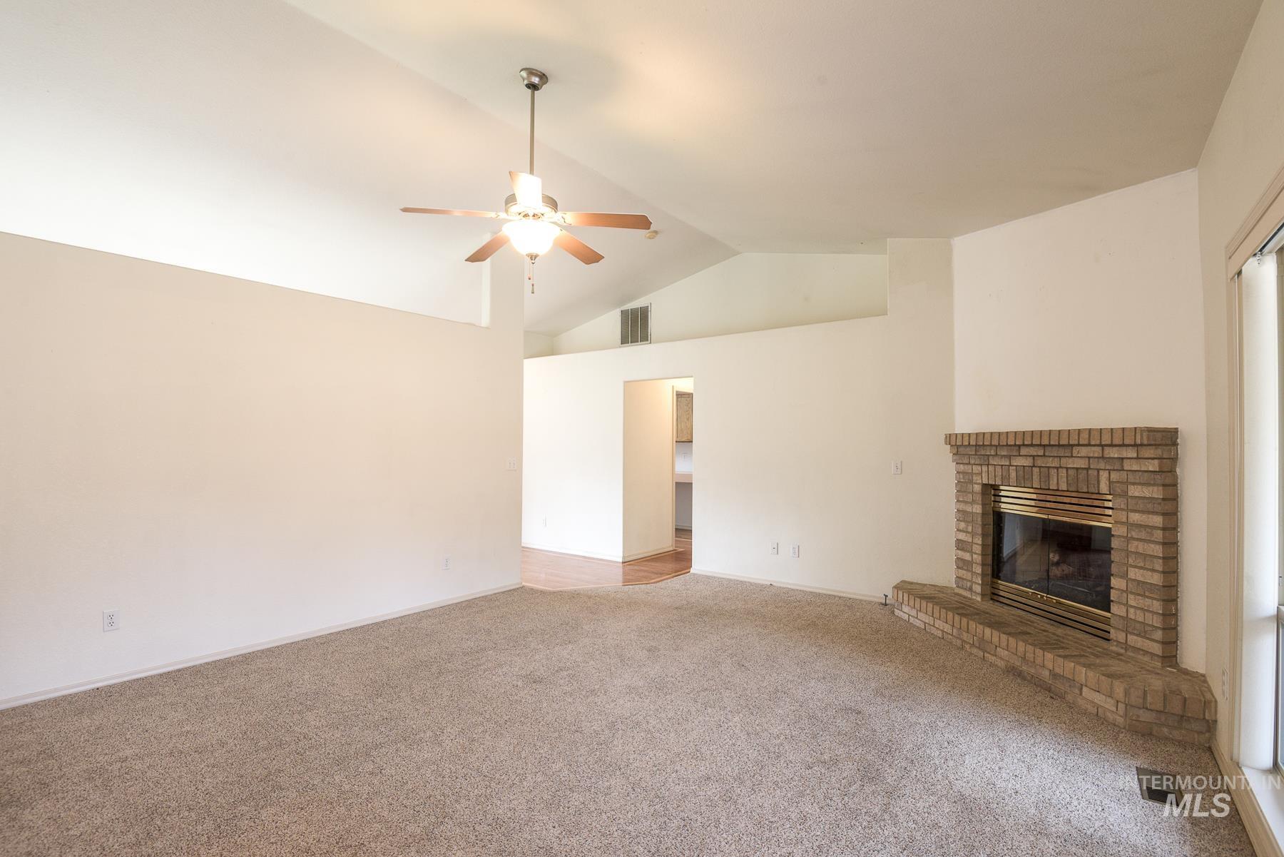 10080 W Whirlaway Dr, Boise, Idaho 83704, 3 Bedrooms, 2 Bathrooms, Residential For Sale, Price $484,900,MLS 98994812