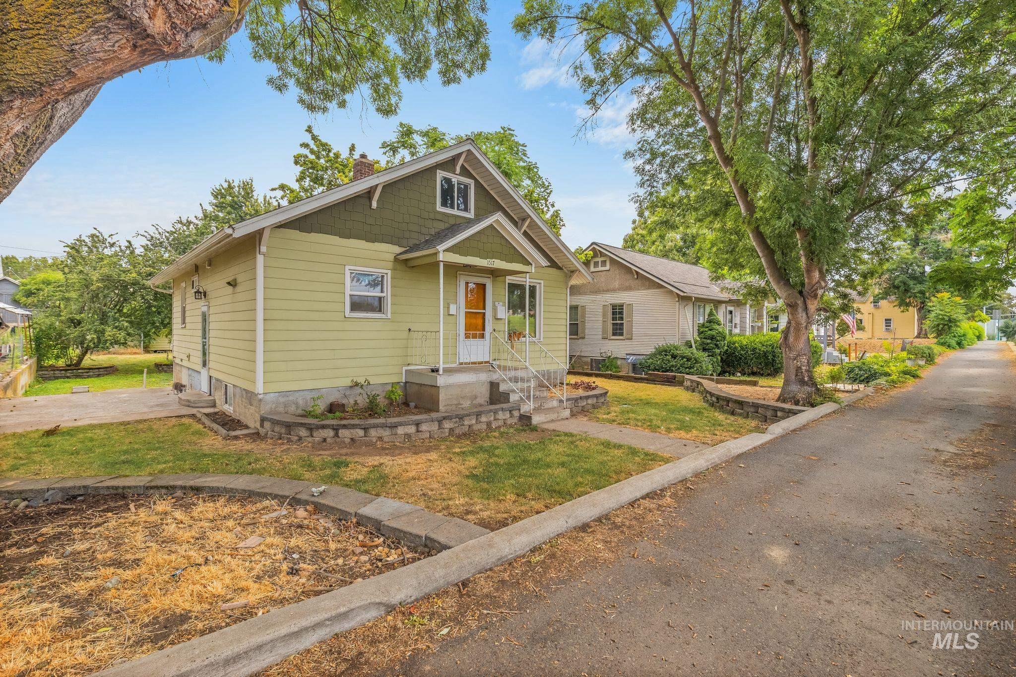 1517 11th Avenue, Lewiston, Idaho 83501, 3 Bedrooms, 2 Bathrooms, Residential For Sale, Price $343,000, 98994819