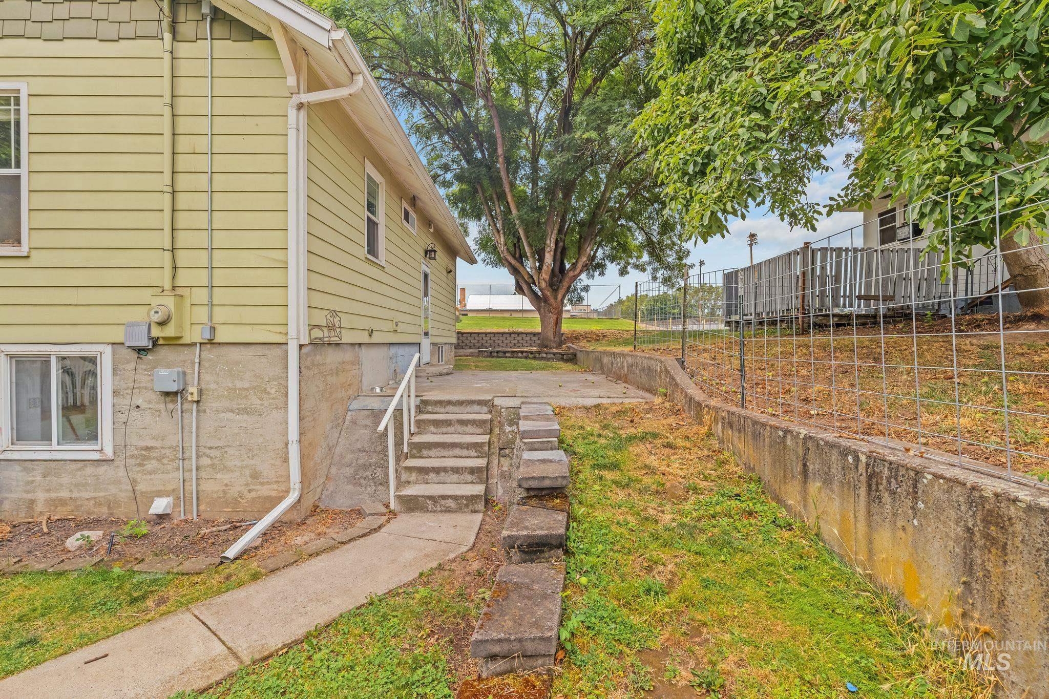 1517 11th Avenue, Lewiston, Idaho 83501, 3 Bedrooms, 2 Bathrooms, Residential For Sale, Price $343,000, 98994819