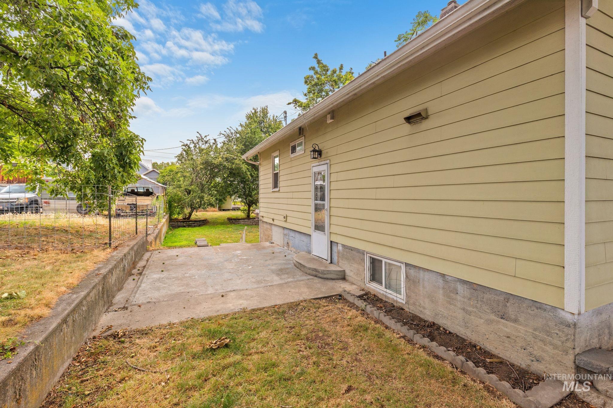1517 11th Avenue, Lewiston, Idaho 83501, 3 Bedrooms, 2 Bathrooms, Residential For Sale, Price $343,000, 98994819