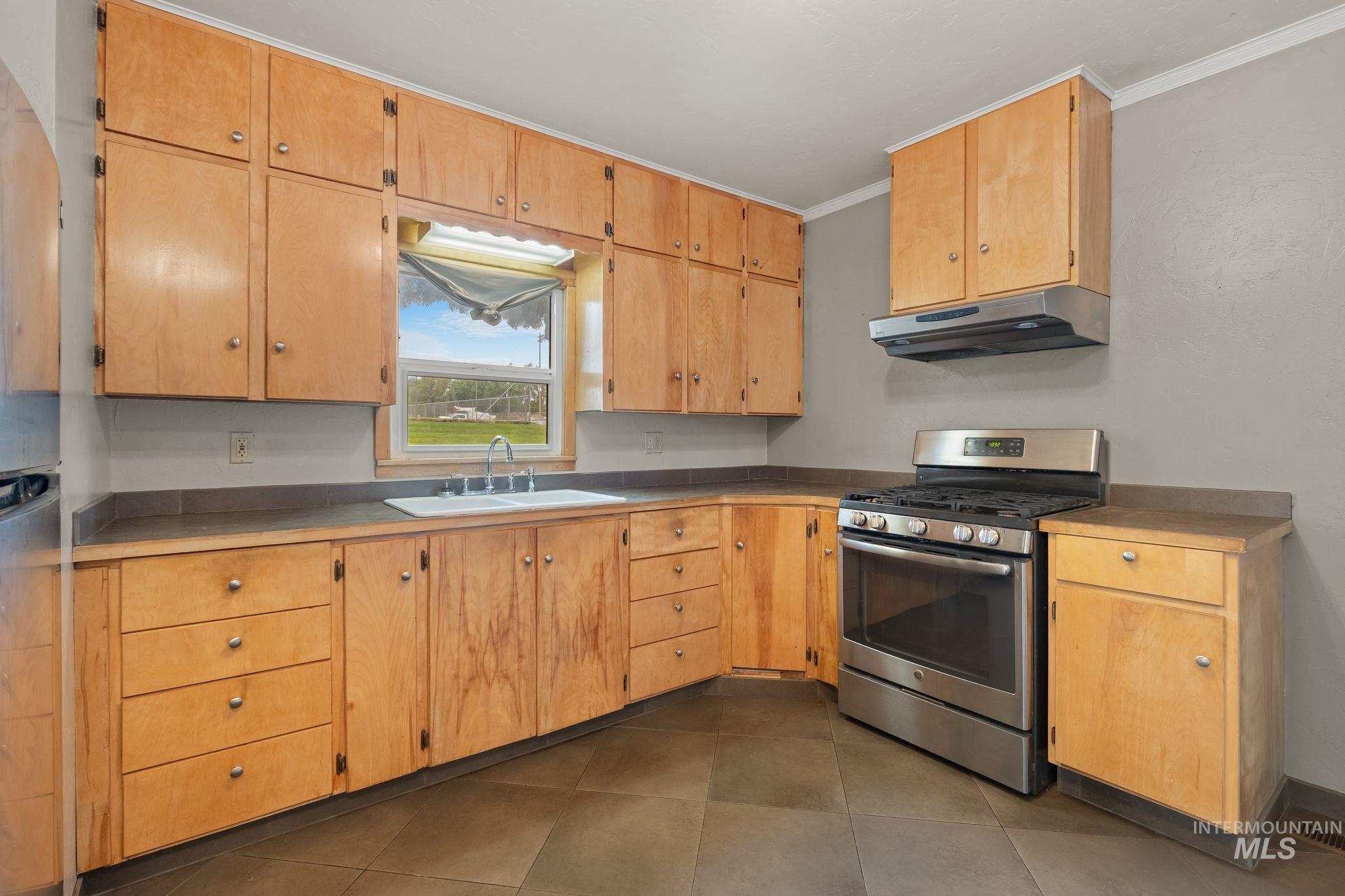 1517 11th Avenue, Lewiston, Idaho 83501, 3 Bedrooms, 2 Bathrooms, Residential For Sale, Price $343,000, 98994819