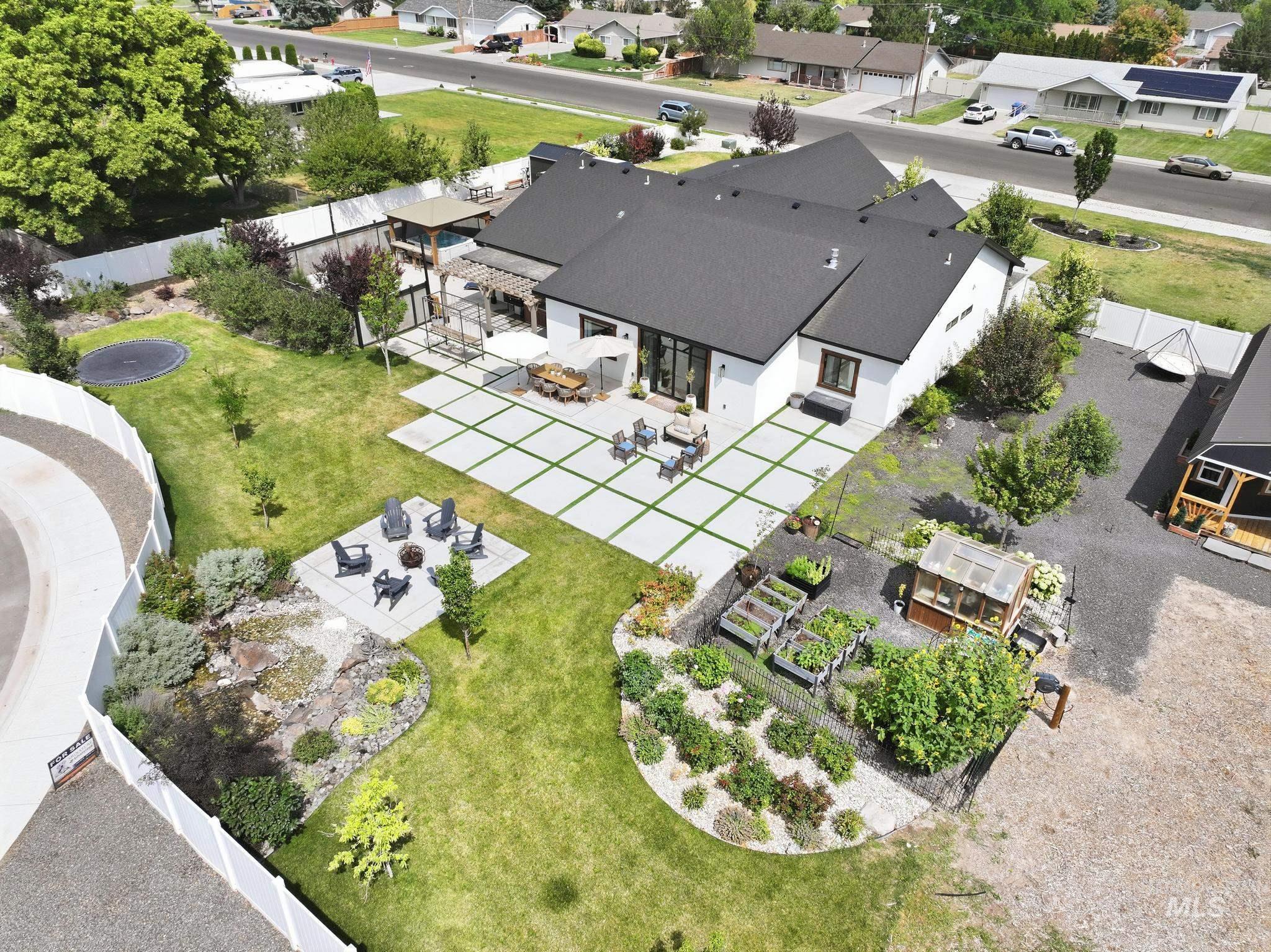 288 Pheasant Road, Twin Falls, Idaho 83301, 4 Bedrooms, 3.5 Bathrooms, Residential For Sale, Price $798,800,MLS 98994825