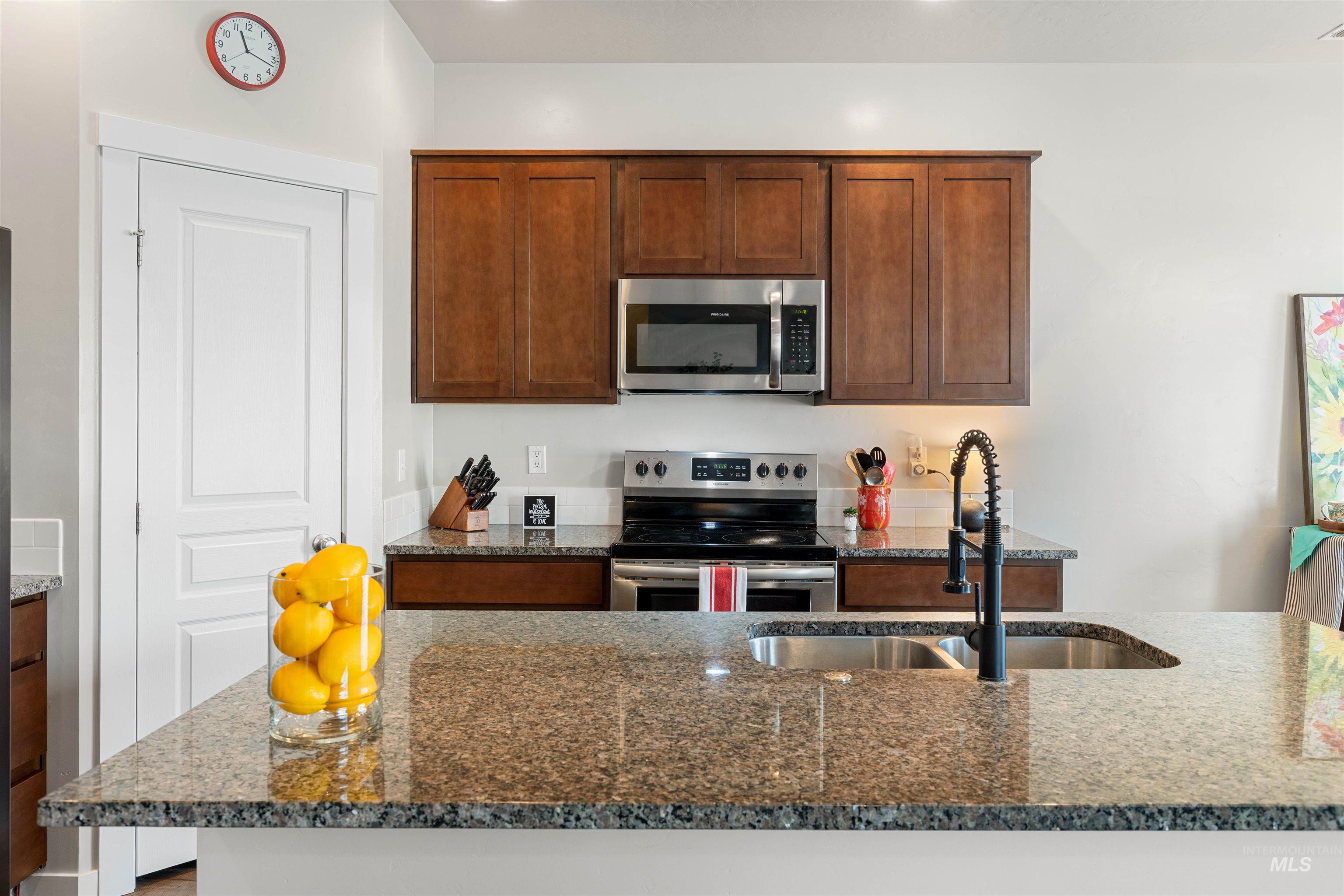 2265 N Penny Lake Ave, Star, Idaho 83669, 3 Bedrooms, 2 Bathrooms, Residential For Sale, Price $499,900,MLS 98994833