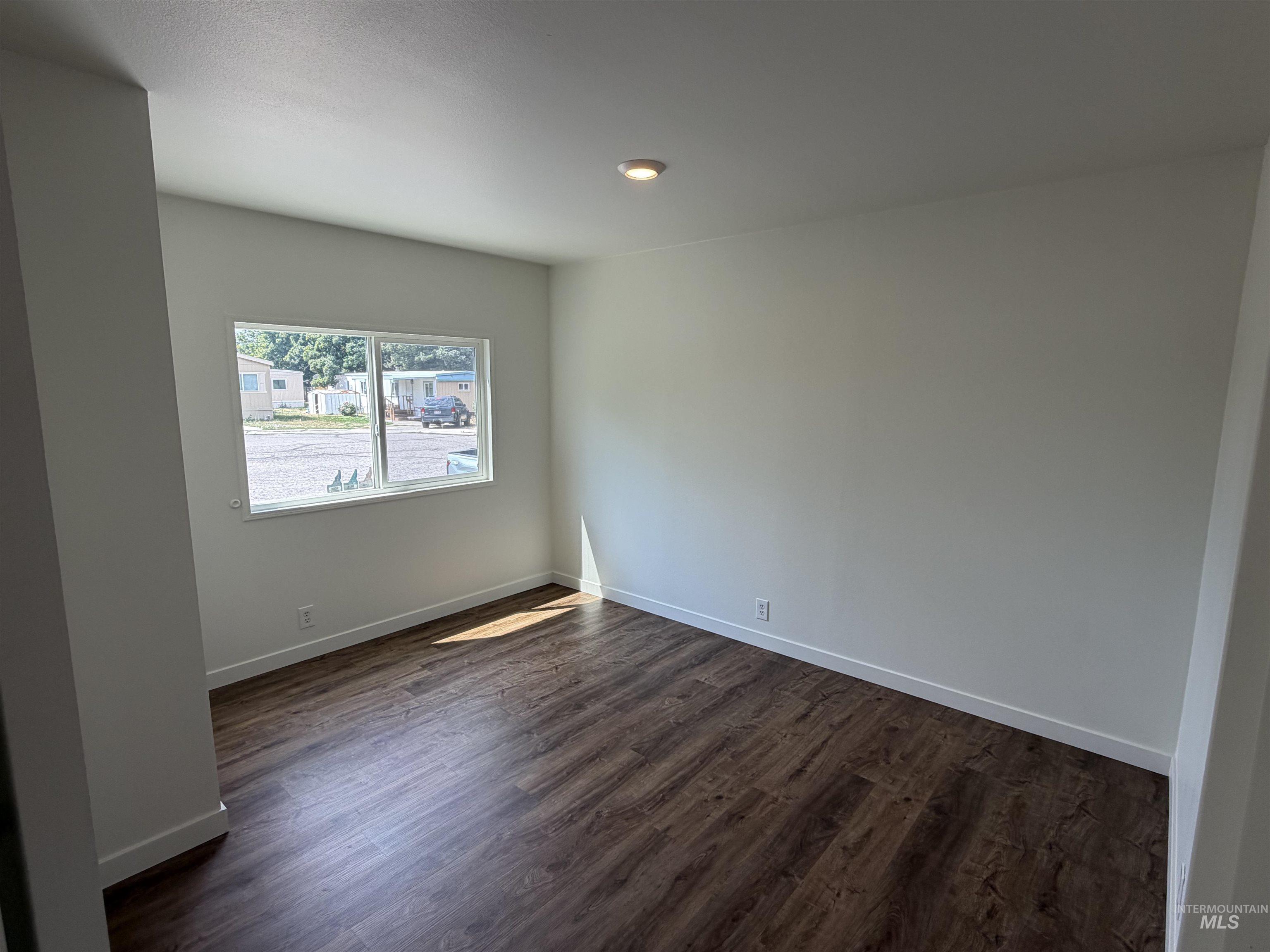 181 N Liberty Street, Boise, Idaho 83704, 3 Bedrooms, 2 Bathrooms, Residential For Sale, Price $129,000, 98994842