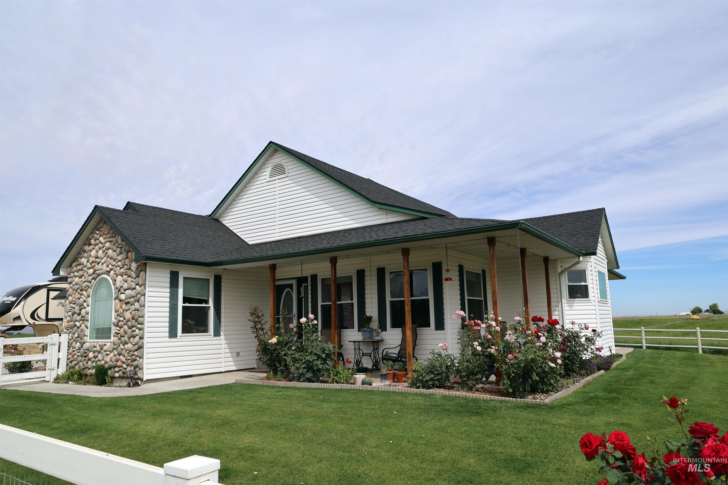 27110 Hatch Lane, Parma, Idaho 83660, 3 Bedrooms, 2 Bathrooms, Residential For Sale, Price $987,550, 98994843