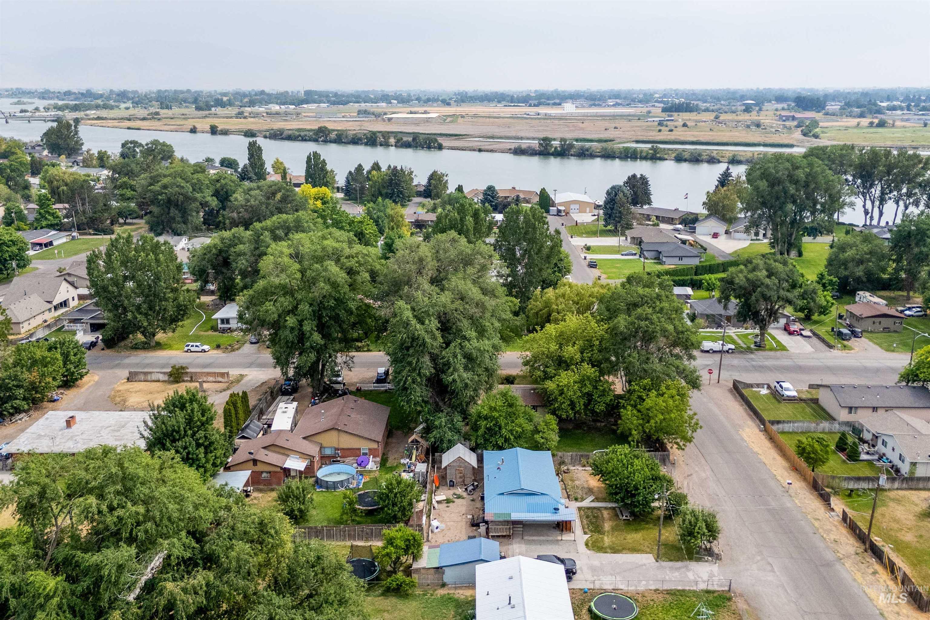 1834 V Street, Heyburn, Idaho 83336, 2 Bedrooms, 1 Bathroom, Residential For Sale, Price $265,000, 98994850