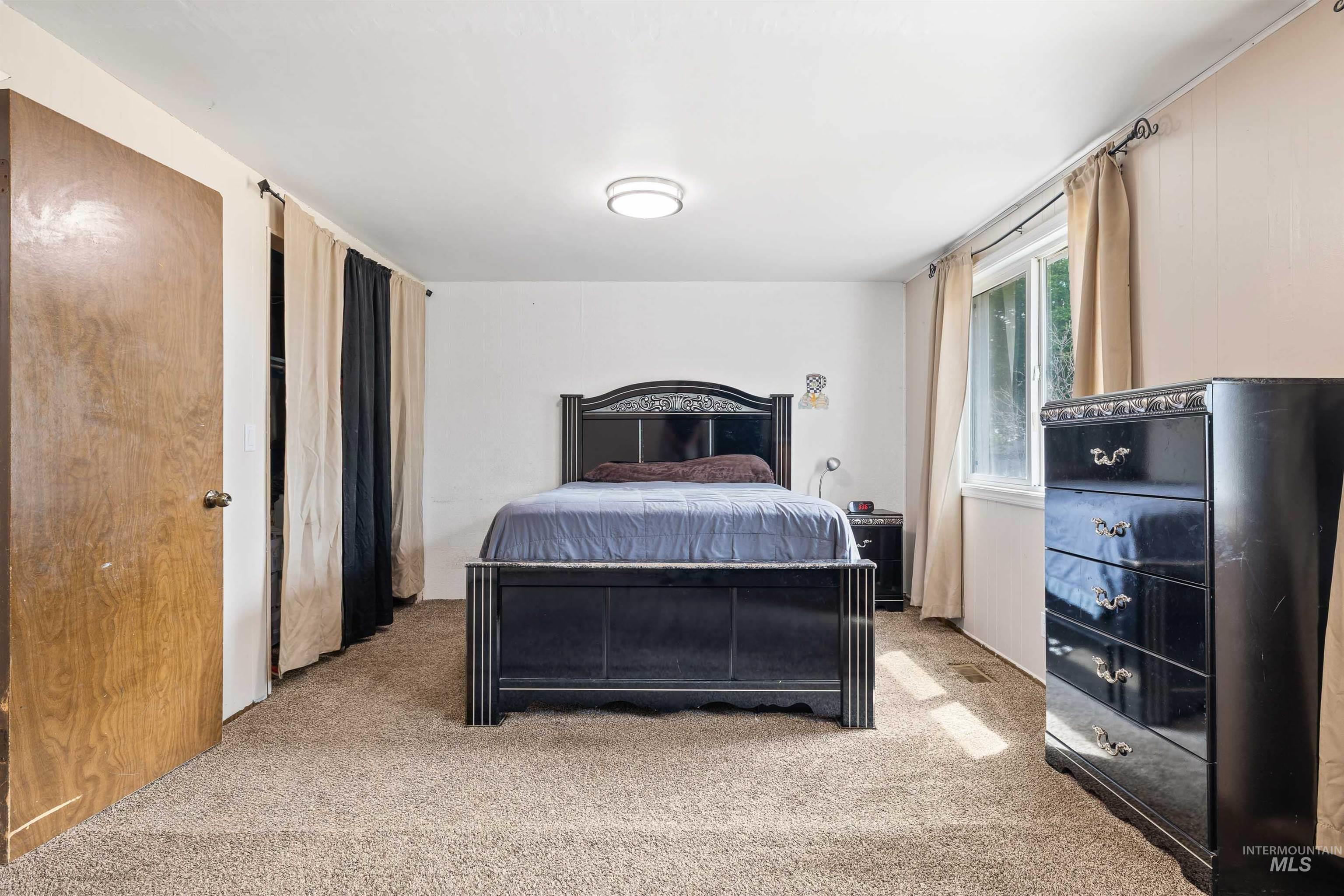1834 V Street, Heyburn, Idaho 83336, 2 Bedrooms, 1 Bathroom, Residential For Sale, Price $265,000, 98994850