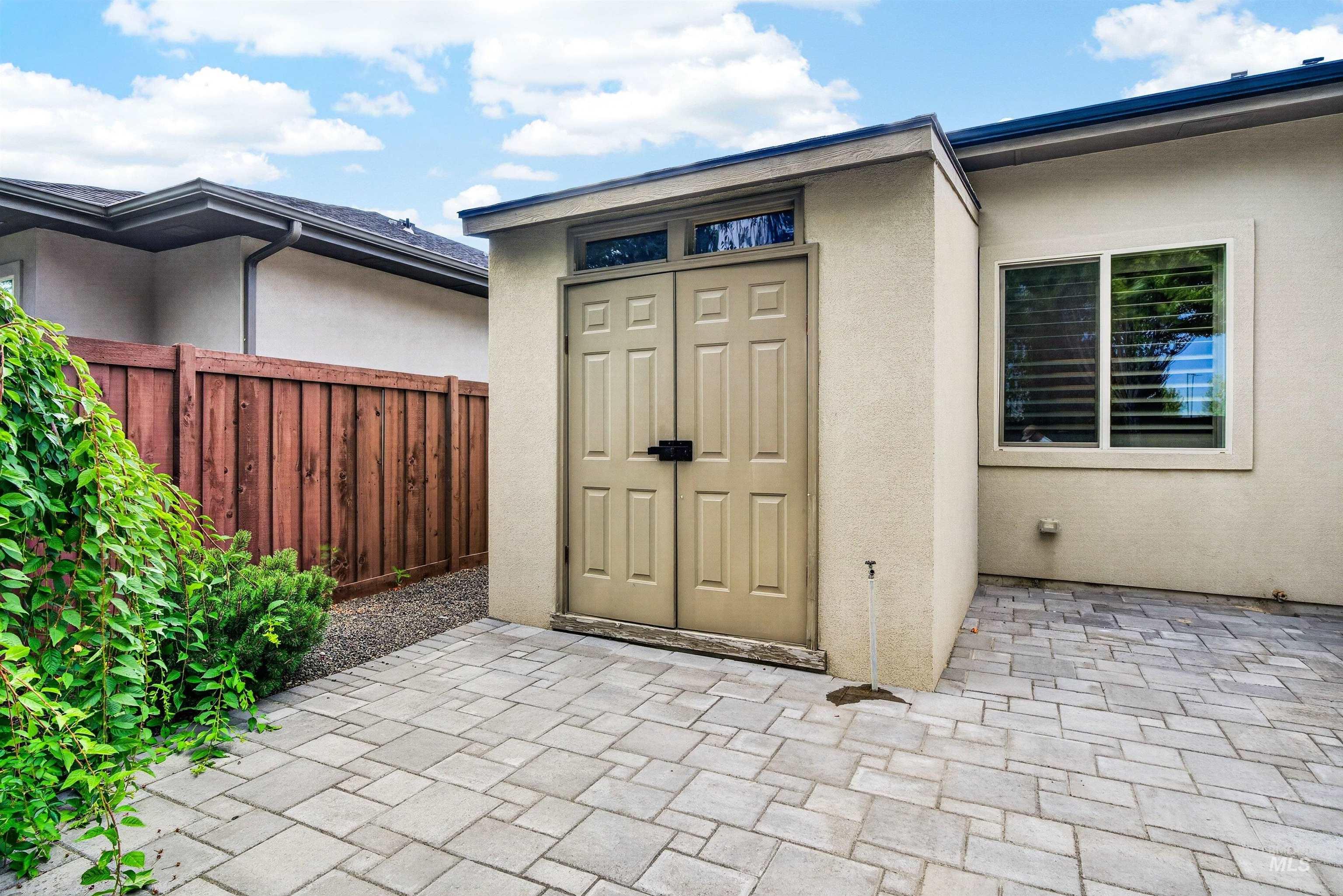 4221 W Greenspire Dr, Meridian, Idaho 83646, 5 Bedrooms, 3.5 Bathrooms, Residential For Sale, Price $1,295,000,MLS 98994851