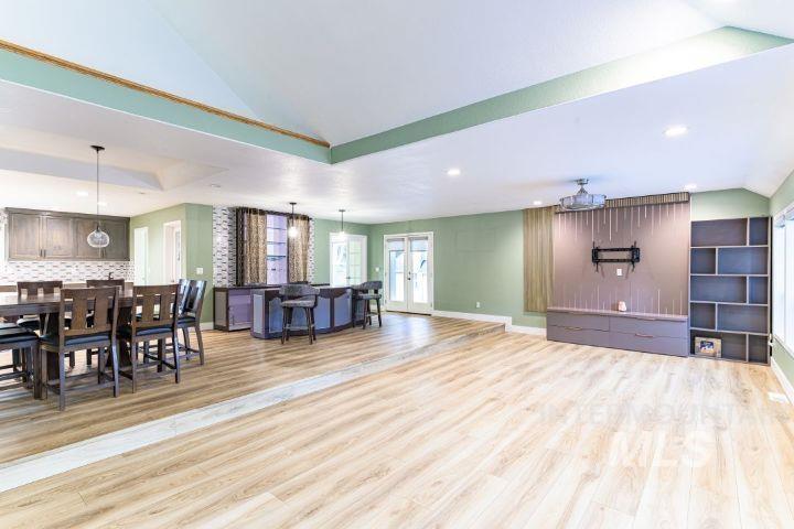 3160 E Springwood Dr, Meridian, Idaho 83642, 6 Bedrooms, 4 Bathrooms, Residential For Sale, Price $1,275,000,MLS 98994852