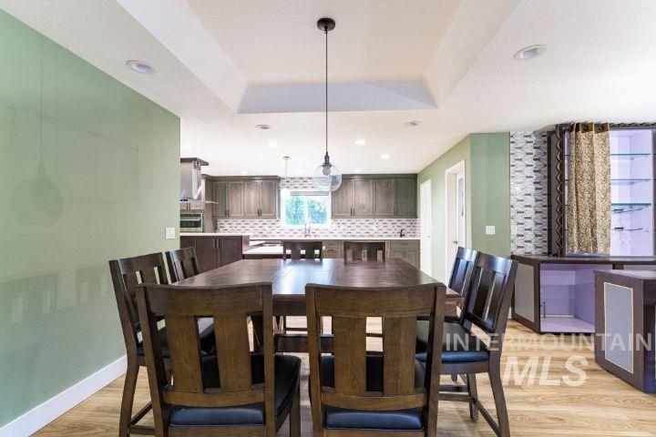 3160 E Springwood Dr, Meridian, Idaho 83642, 6 Bedrooms, 4 Bathrooms, Residential For Sale, Price $1,275,000,MLS 98994852