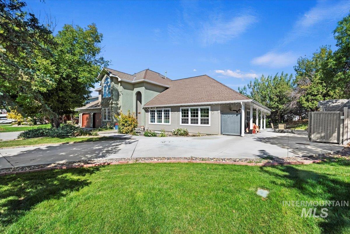 3160 E Springwood Dr, Meridian, Idaho 83642, 6 Bedrooms, 4 Bathrooms, Residential For Sale, Price $1,275,000,MLS 98994852